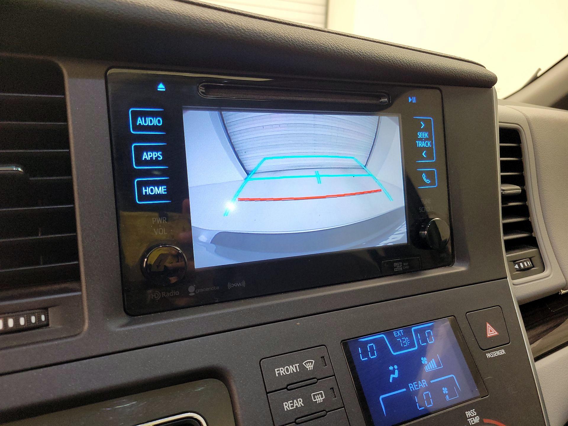 Thumbnail: 2016 Toyota Sienna - 14