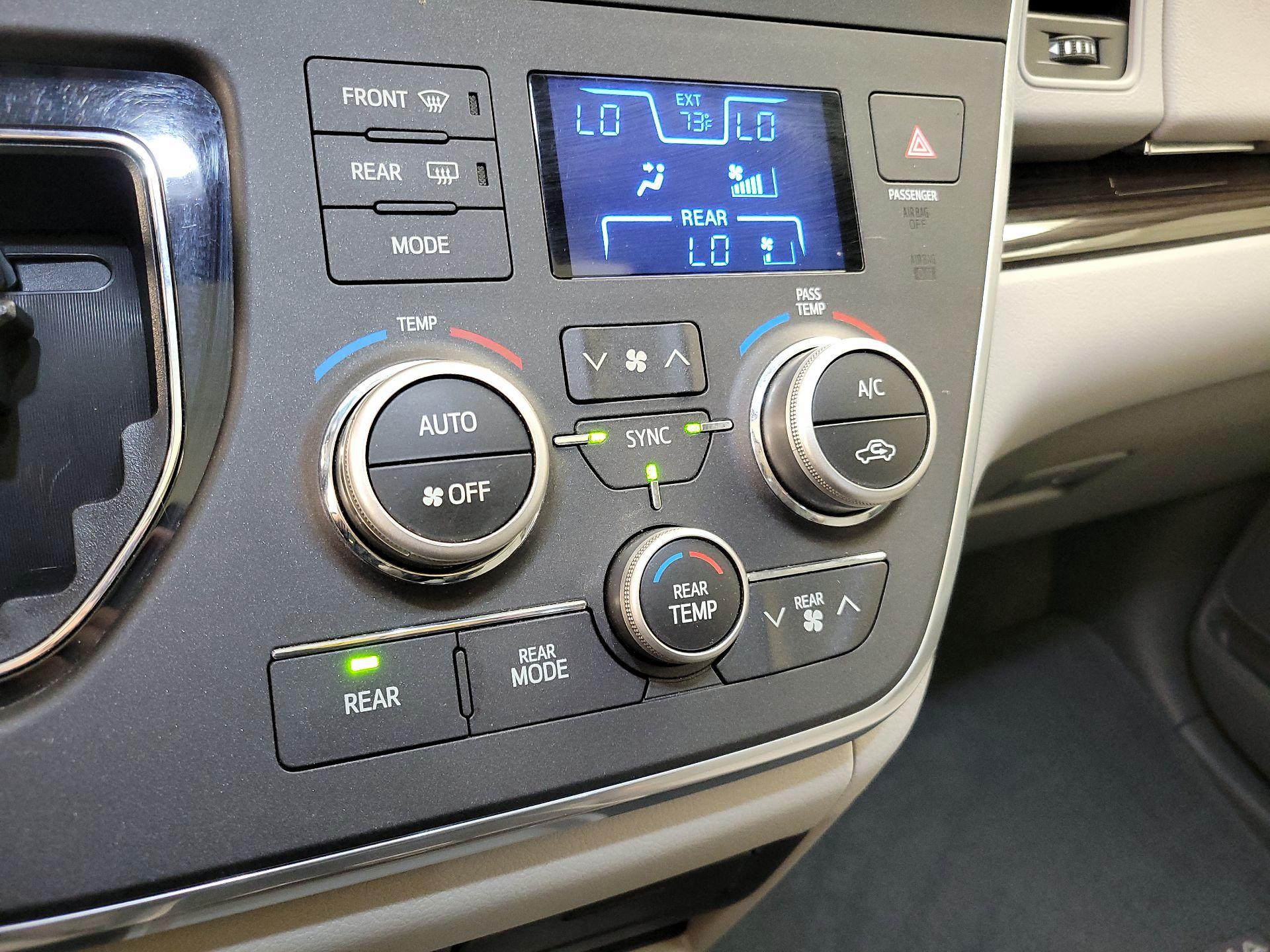 Thumbnail: 2016 Toyota Sienna - 16