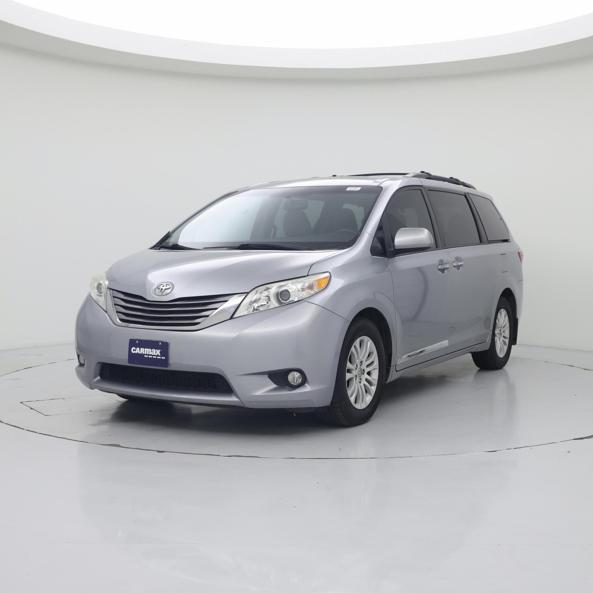 Thumbnail: 2016 Toyota Sienna - 4