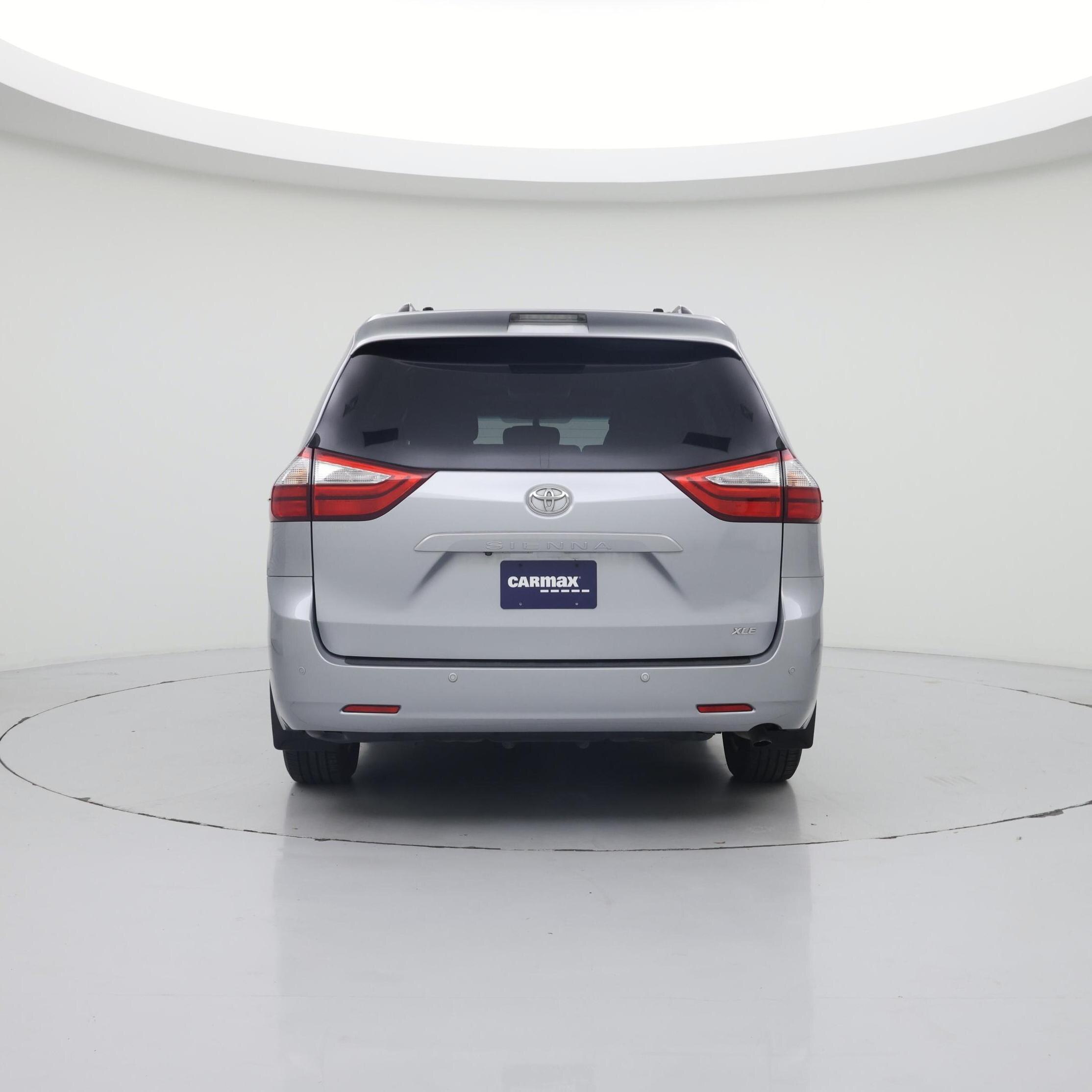 Thumbnail: 2016 Toyota Sienna - 6