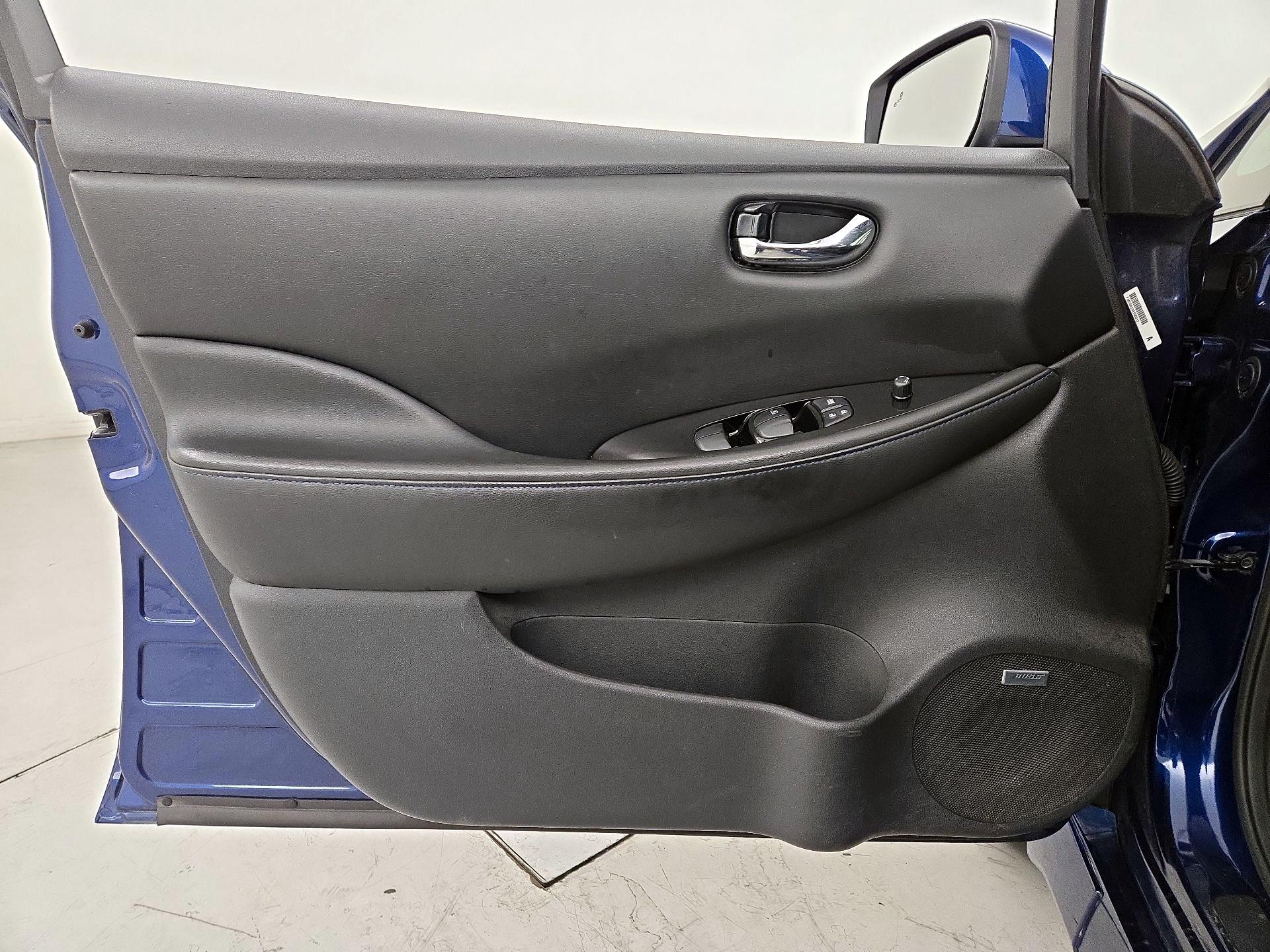 Thumbnail: 2020 Nissan Leaf - 12