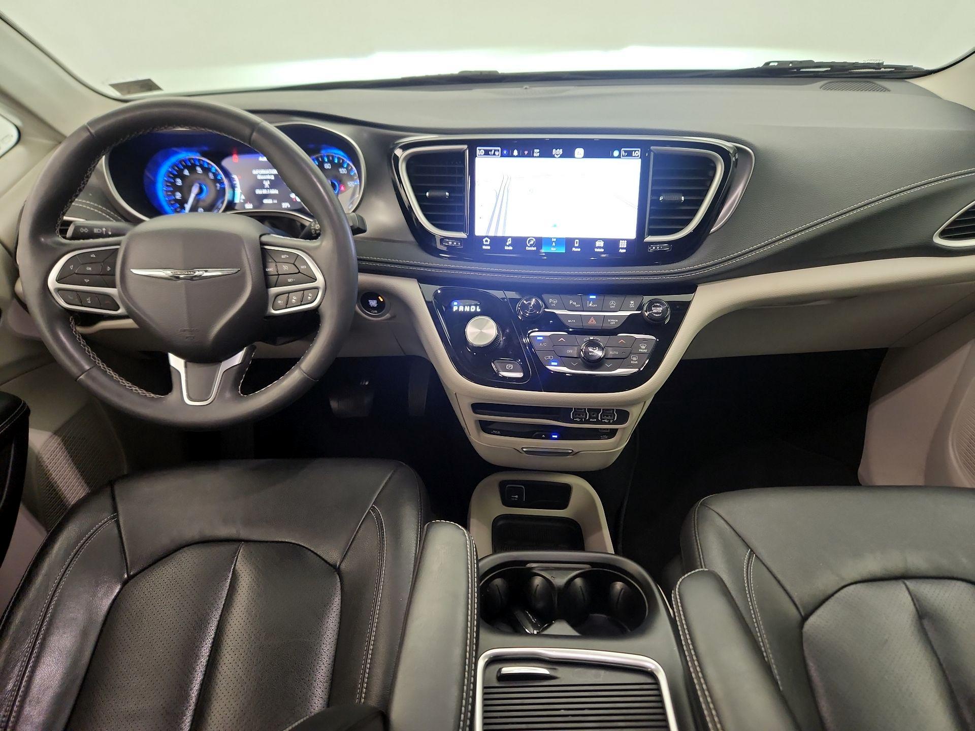 Thumbnail: 2022 Chrysler Pacifica - 9