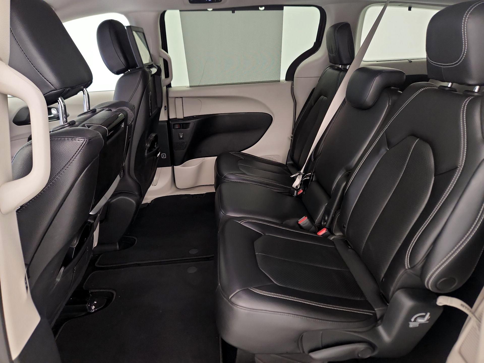Thumbnail: 2022 Chrysler Pacifica - 20