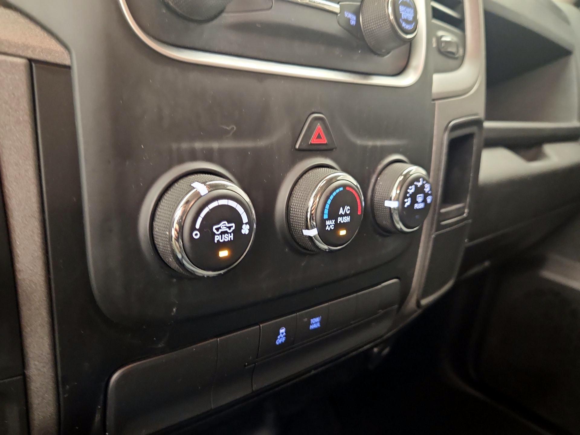 Thumbnail: 2022 RAM 1500 Classic - 16
