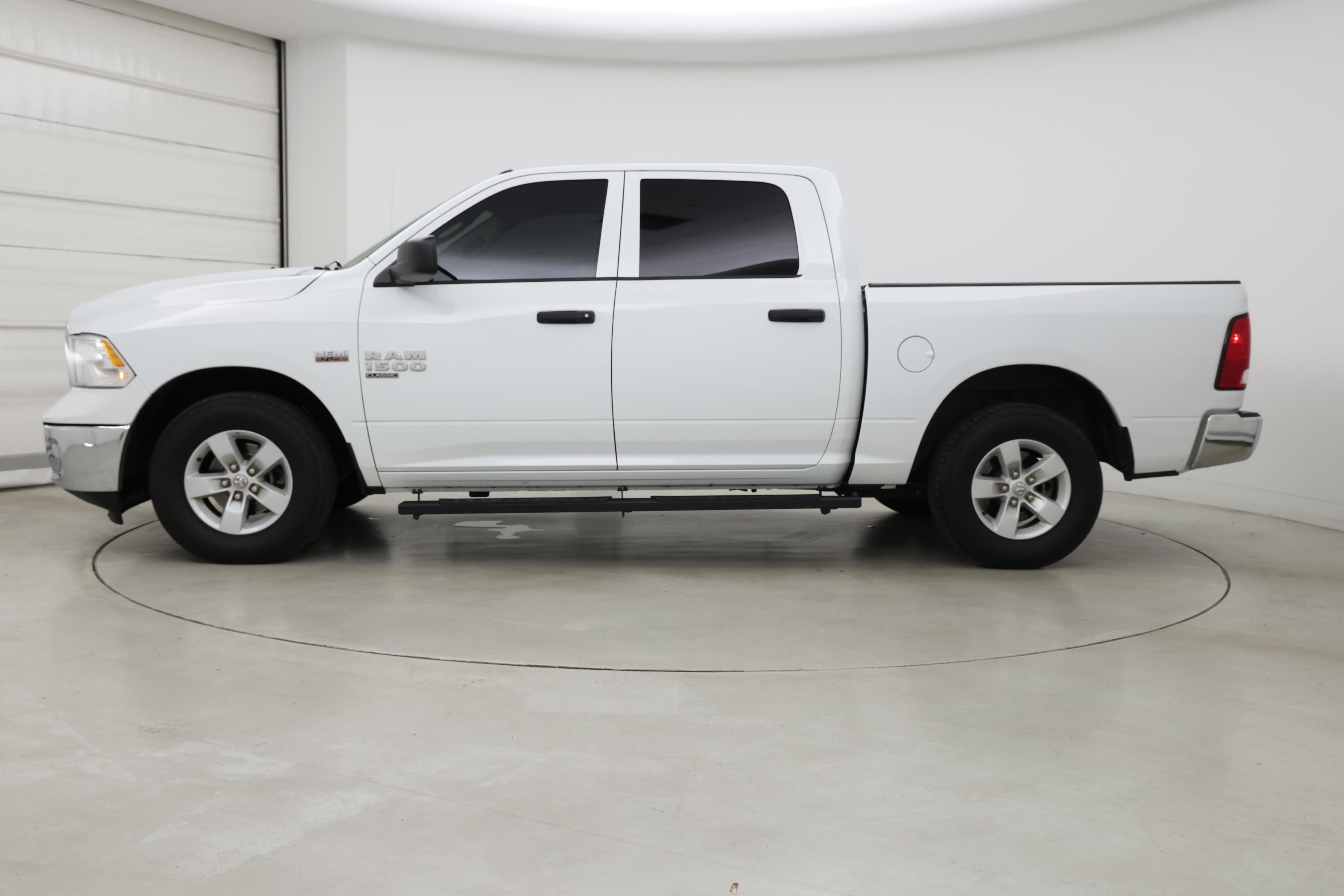 Thumbnail: 2022 RAM 1500 Classic - 3