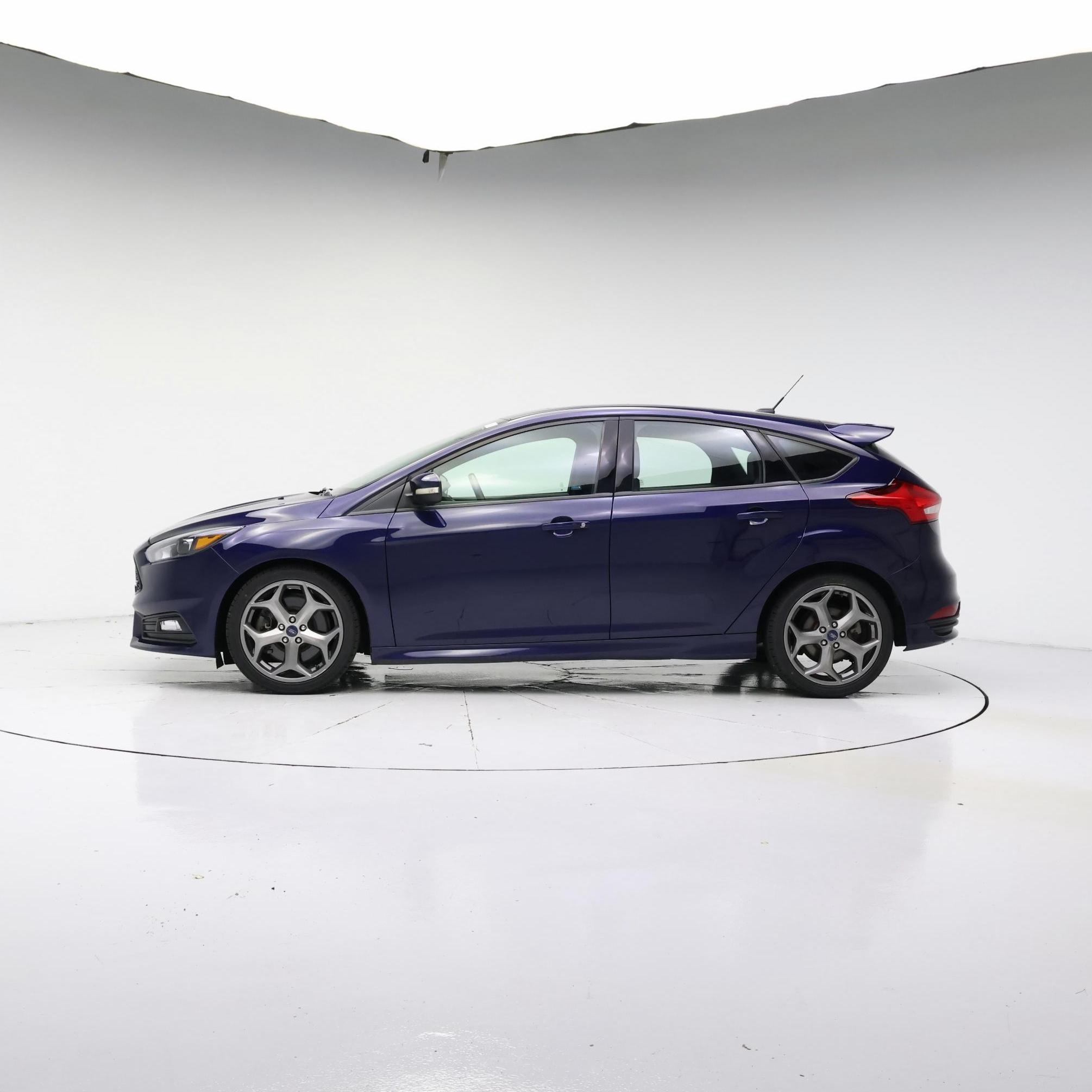 Thumbnail: 2016 Ford Focus - 3