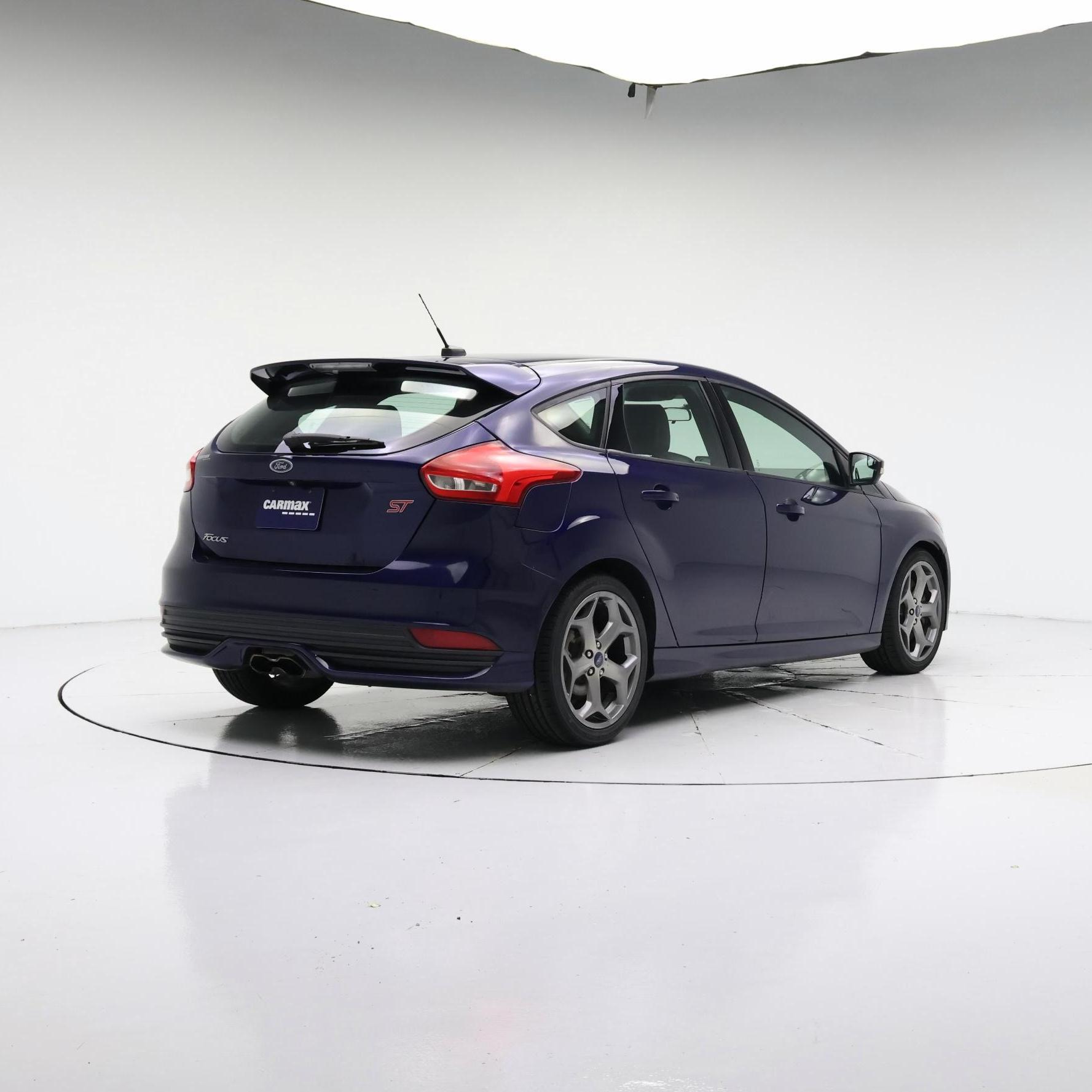 Thumbnail: 2016 Ford Focus - 8
