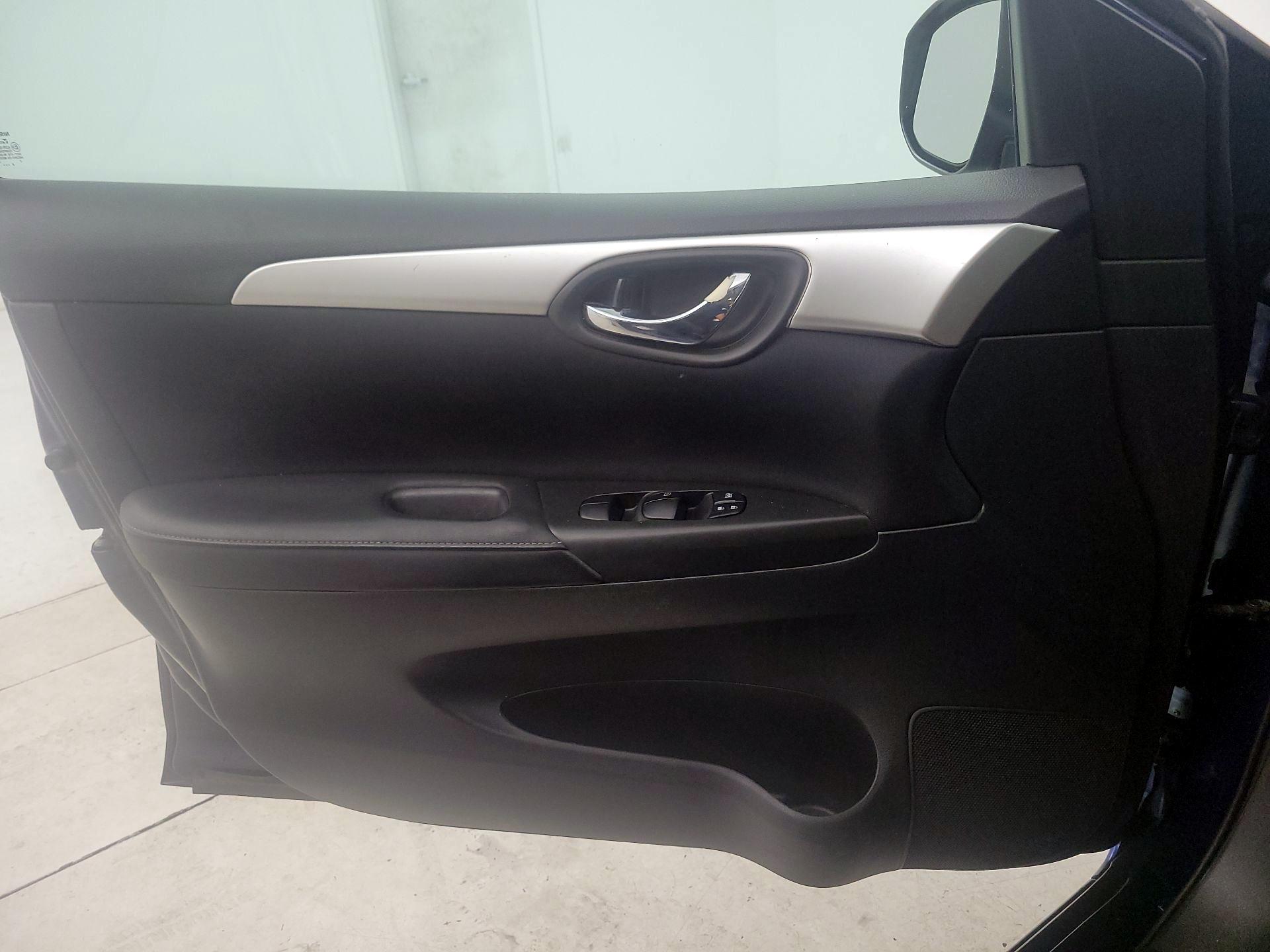 Thumbnail: 2019 Nissan Sentra - 12