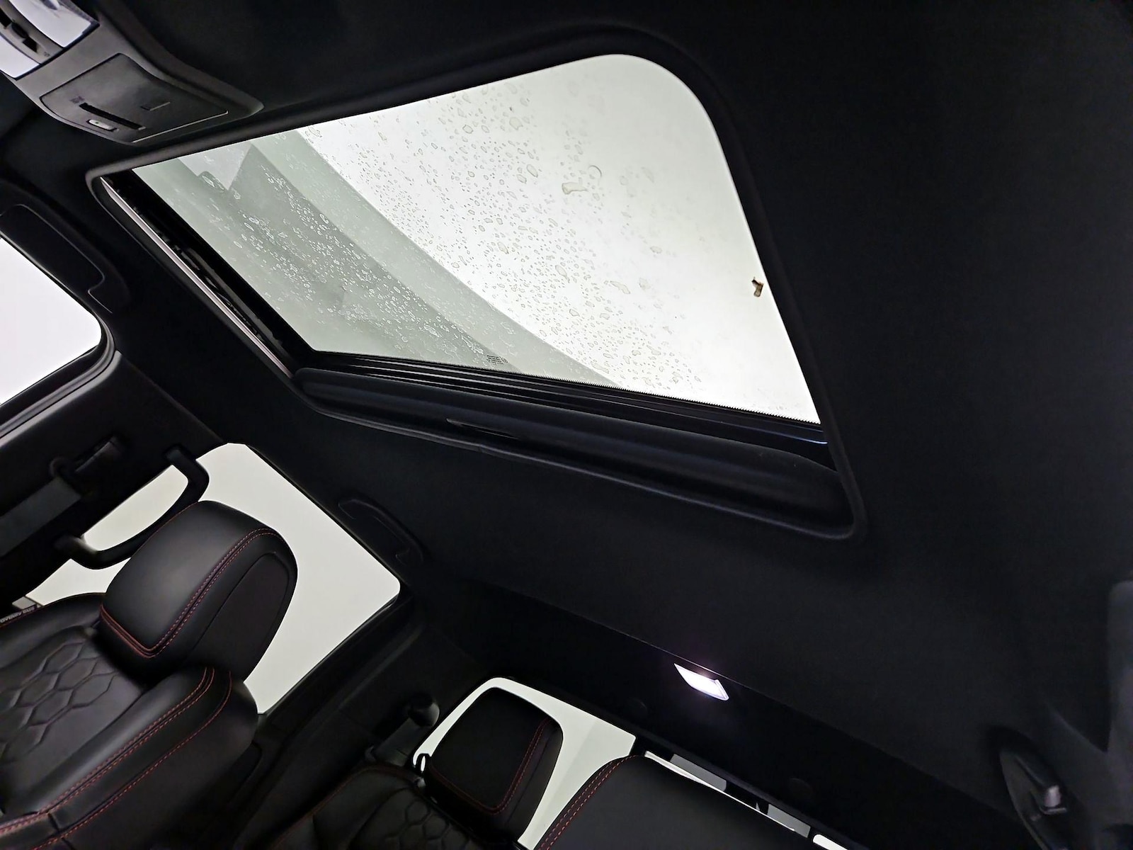 Sunroof(s) & Overhead Airbags
