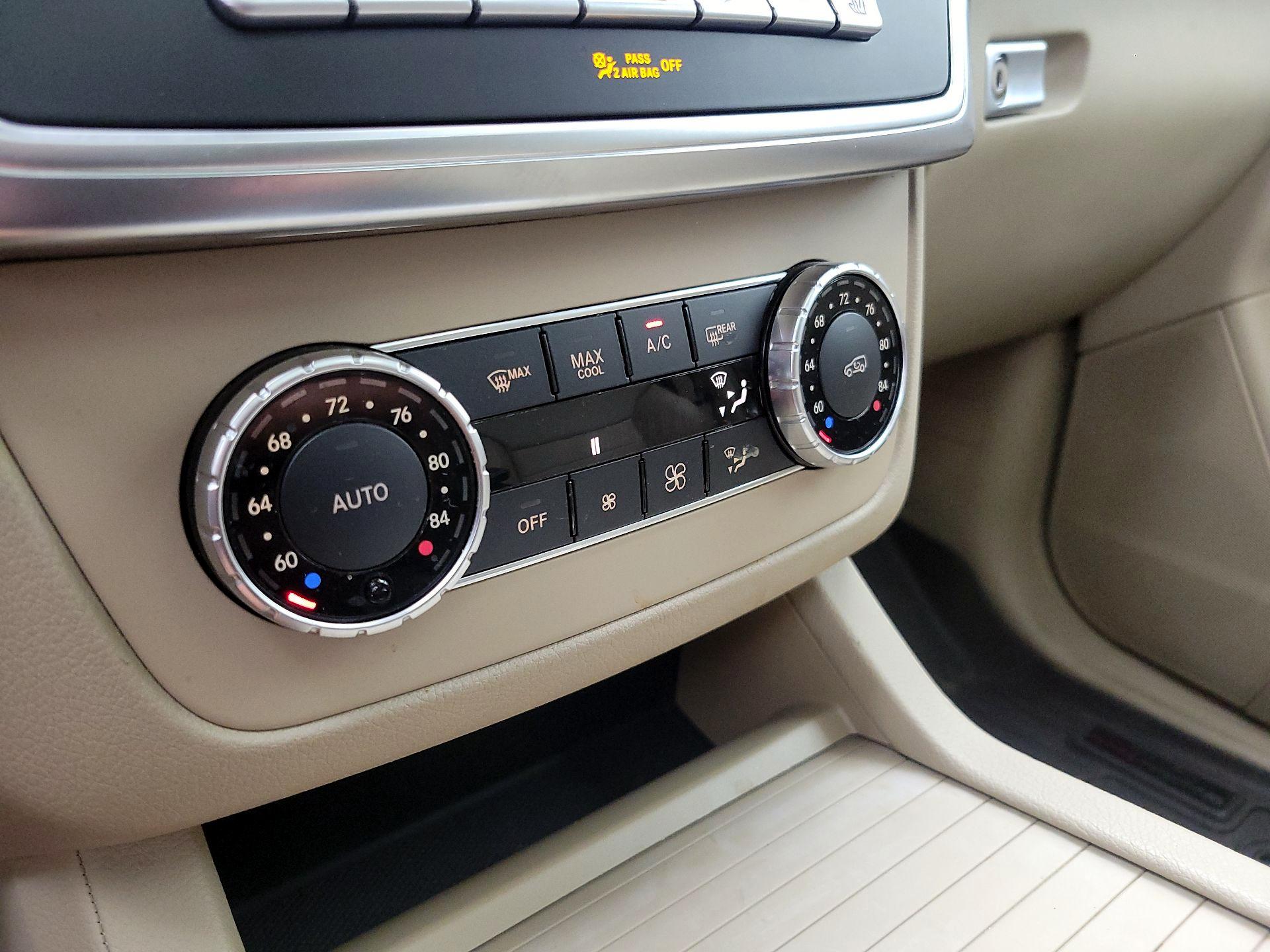 Thumbnail: 2015 Mercedes-Benz M-Class - 15