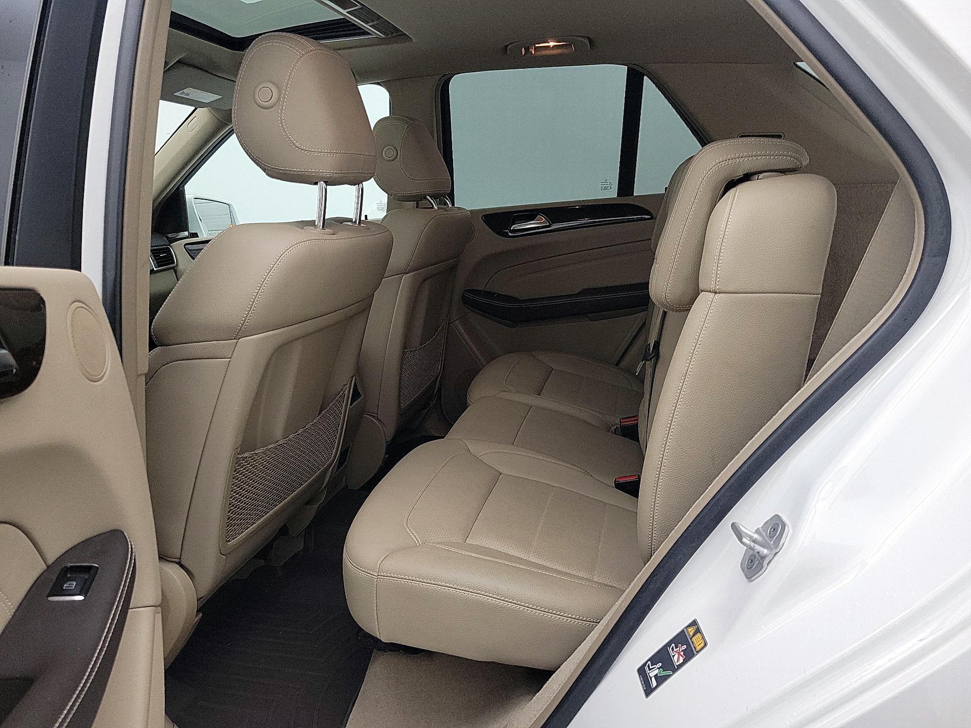 Thumbnail: 2015 Mercedes-Benz M-Class - 18