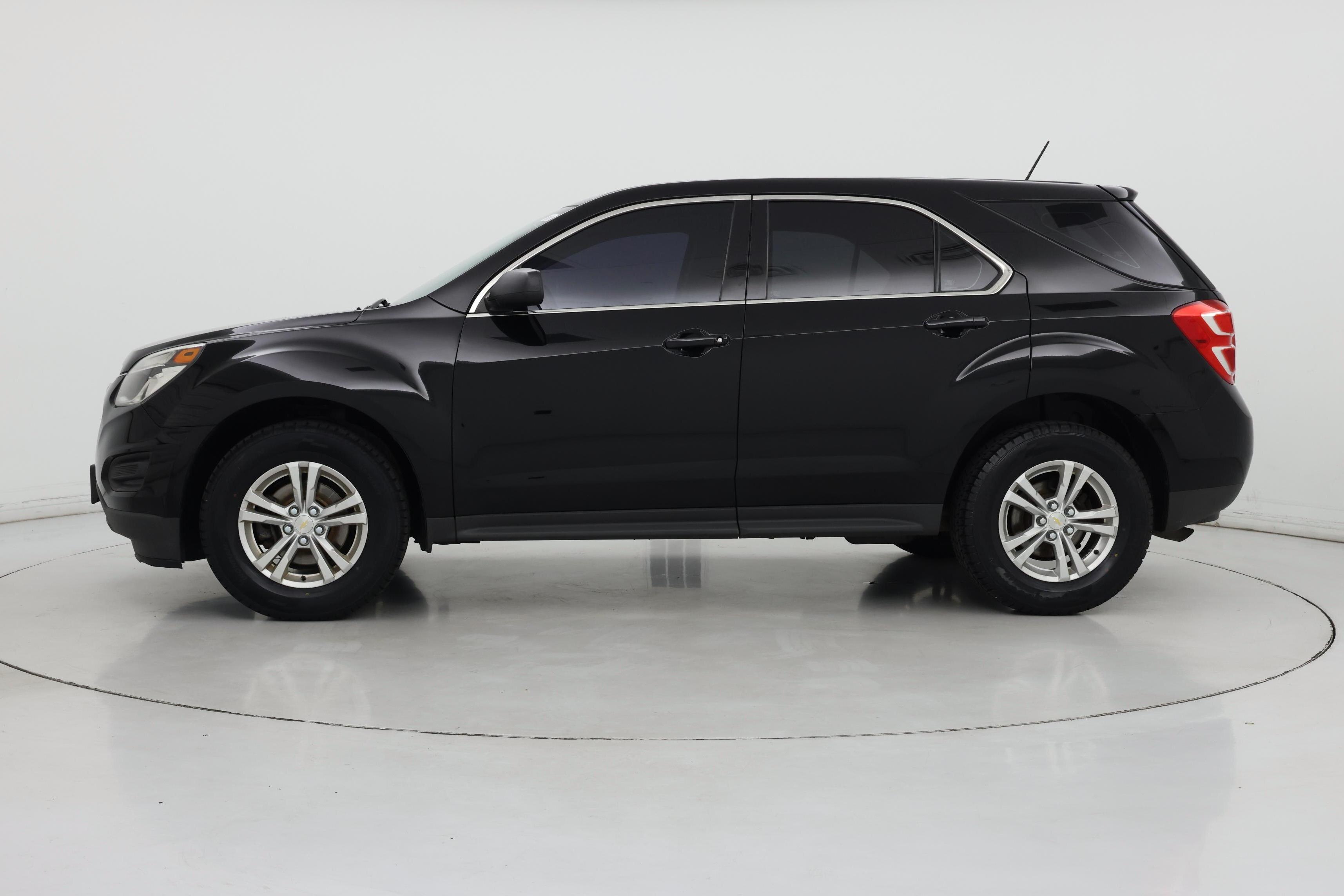 Thumbnail: 2017 Chevrolet Equinox - 3