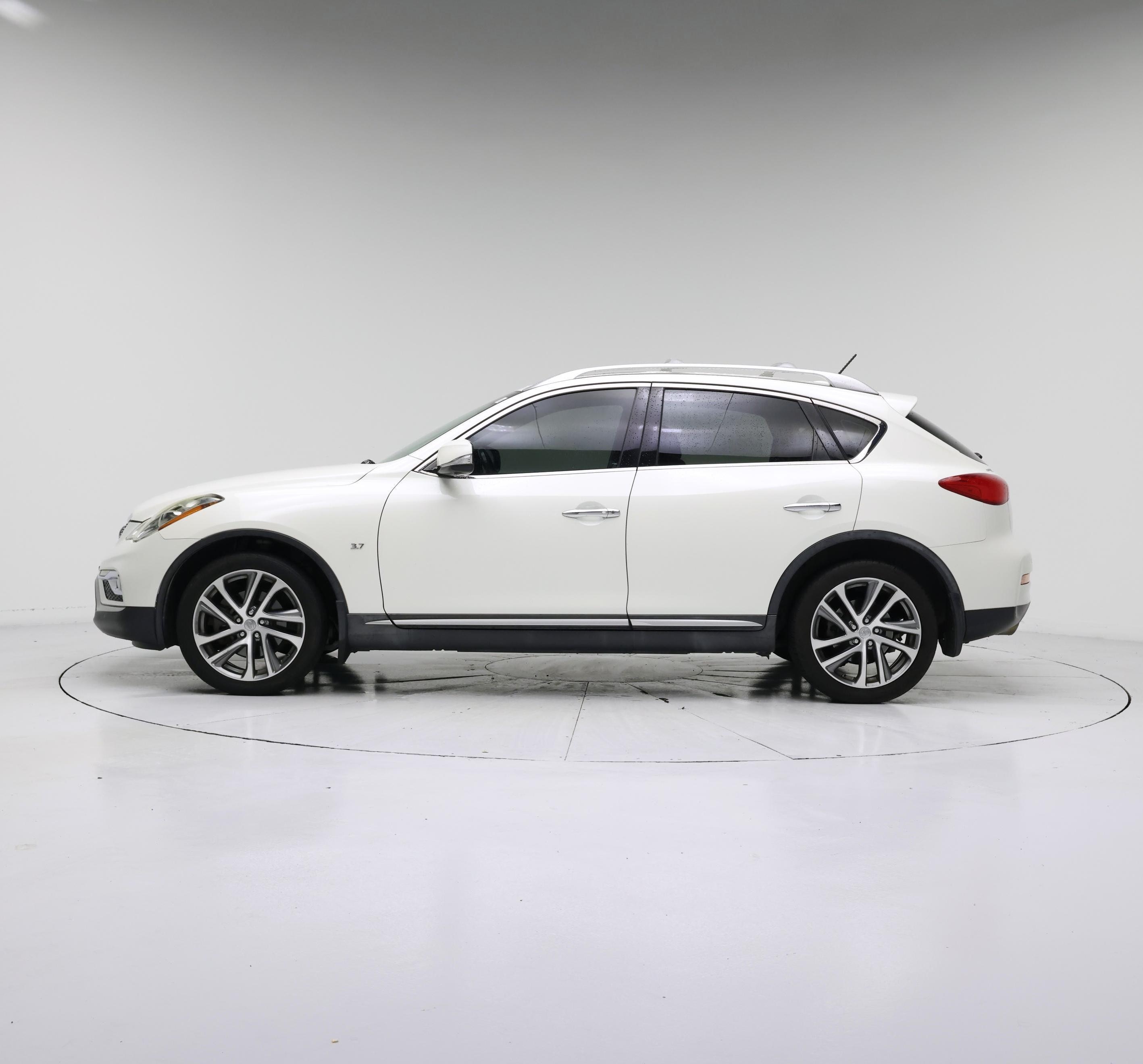 Thumbnail: 2017 INFINITI QX50 - 3