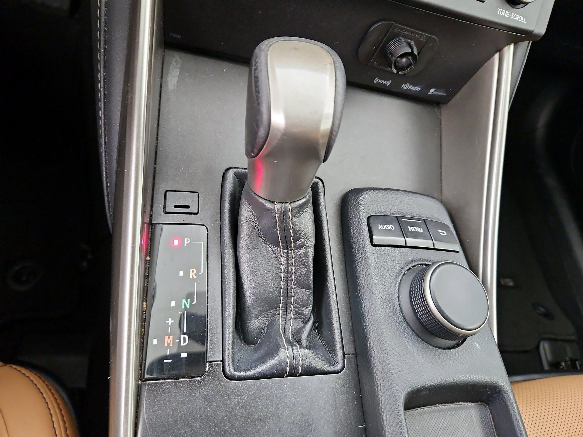 Thumbnail: 2015 Lexus IS - 17