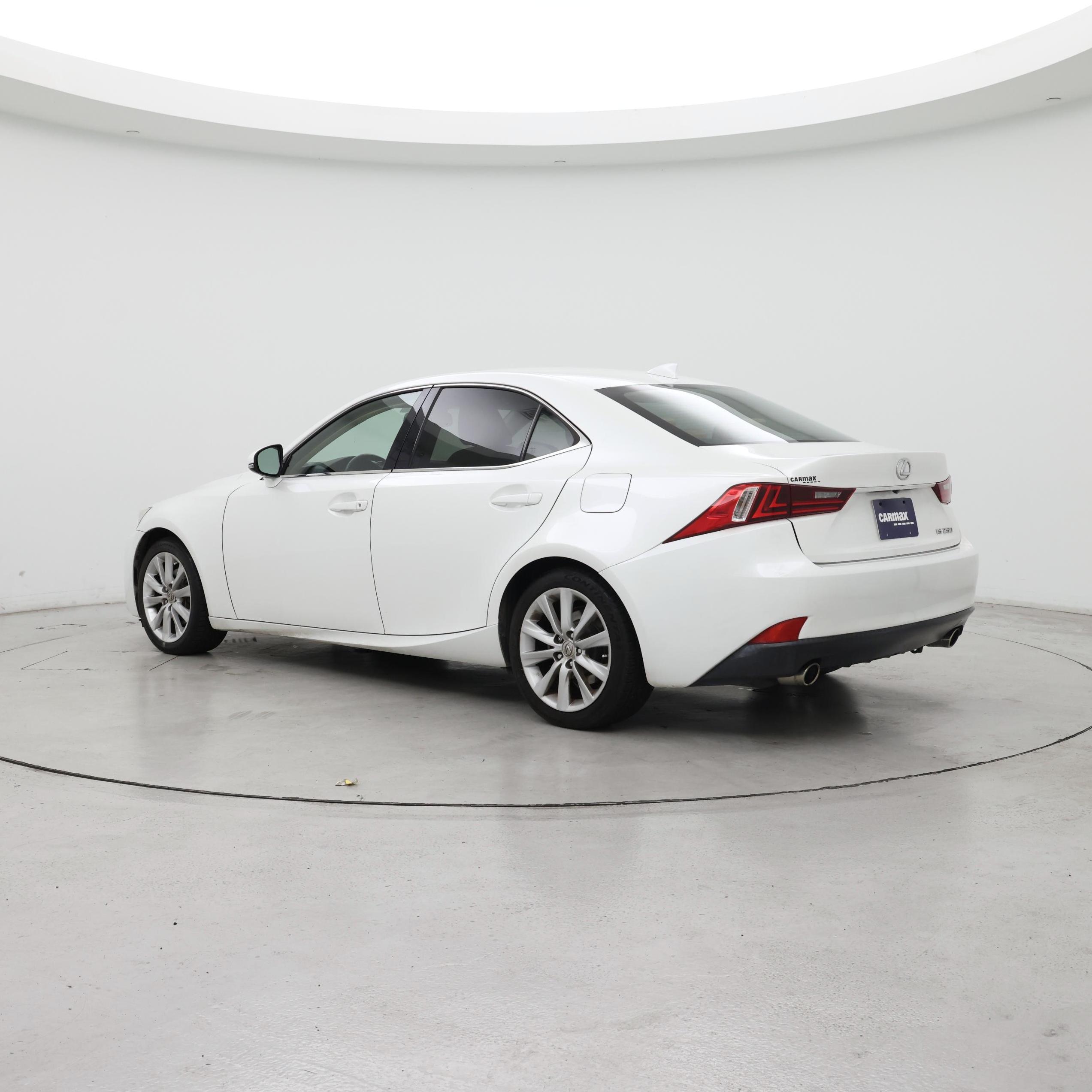 Thumbnail: 2015 Lexus IS - 2