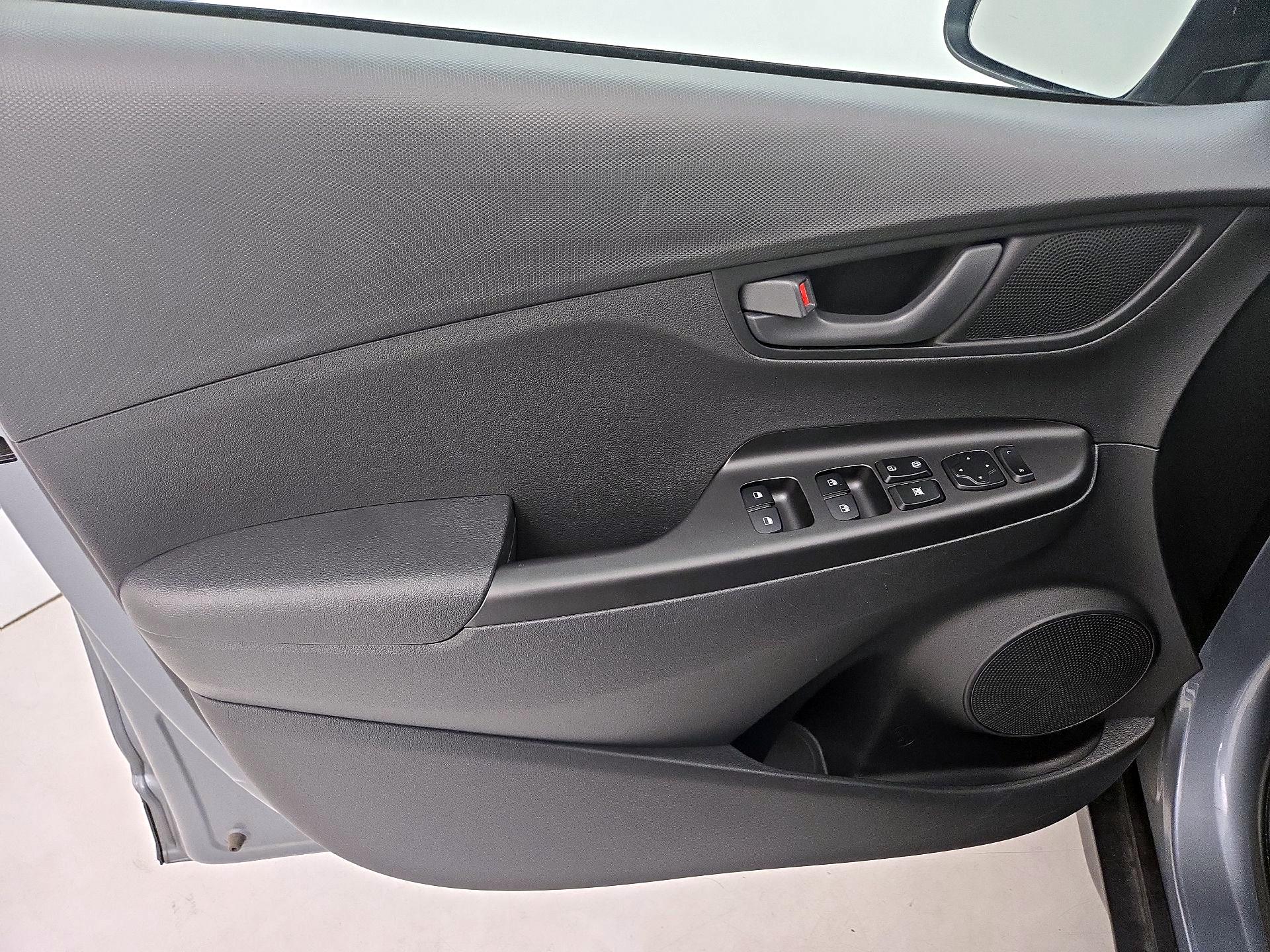 Thumbnail: 2020 Hyundai Kona - 12