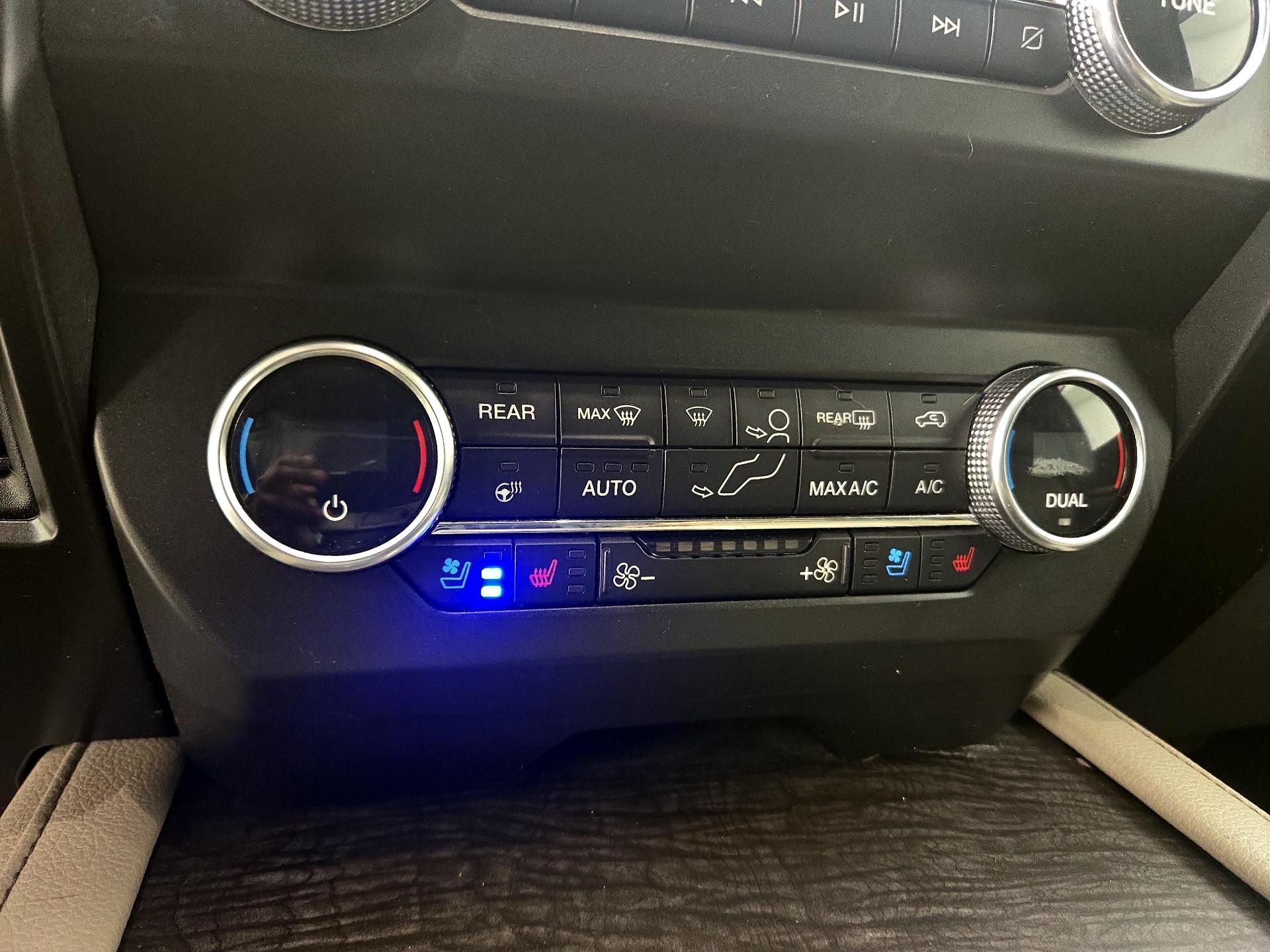 Thumbnail: 2021 Ford Expedition - 17