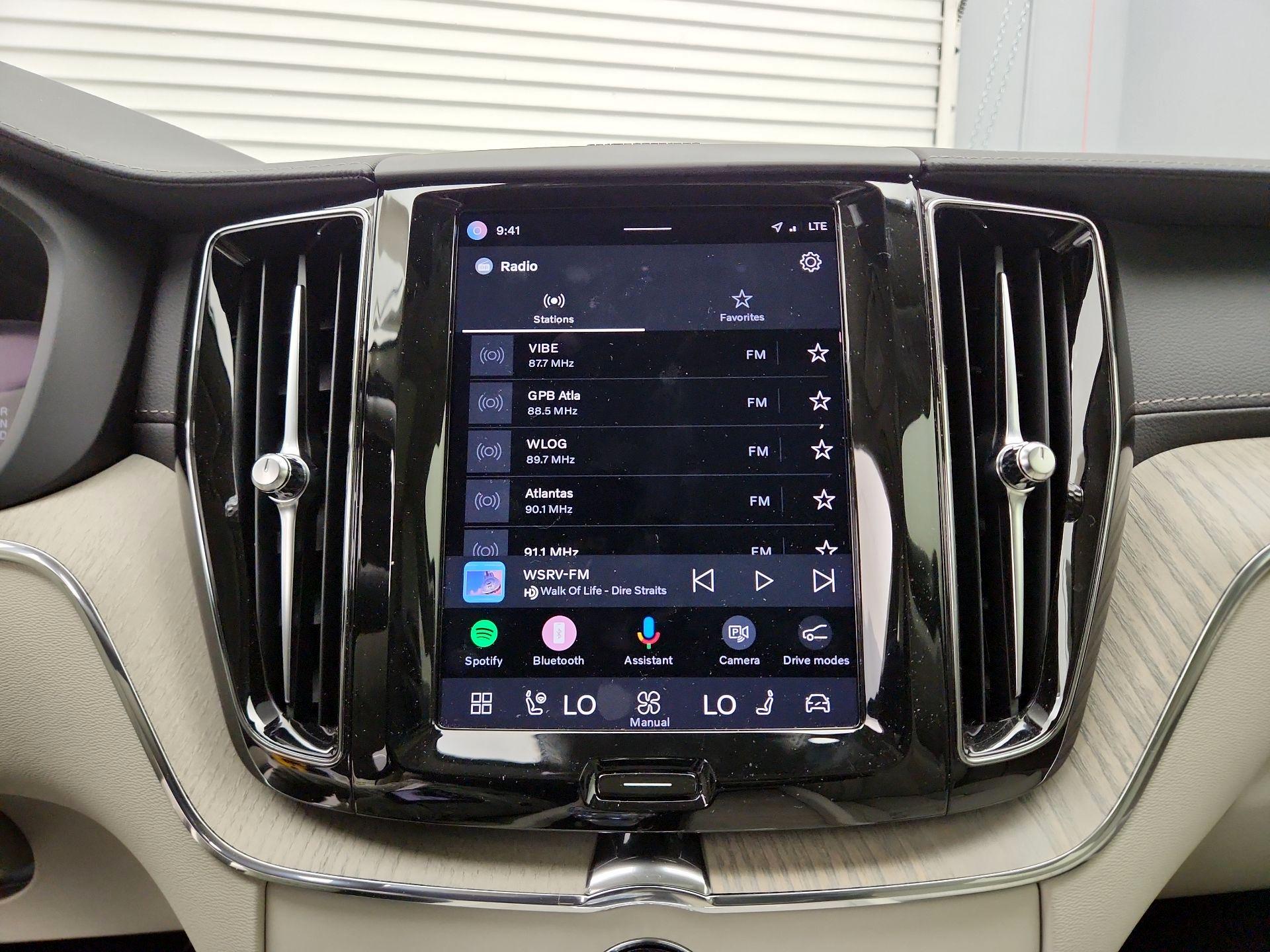 Thumbnail: 2022 Volvo XC60 - 16