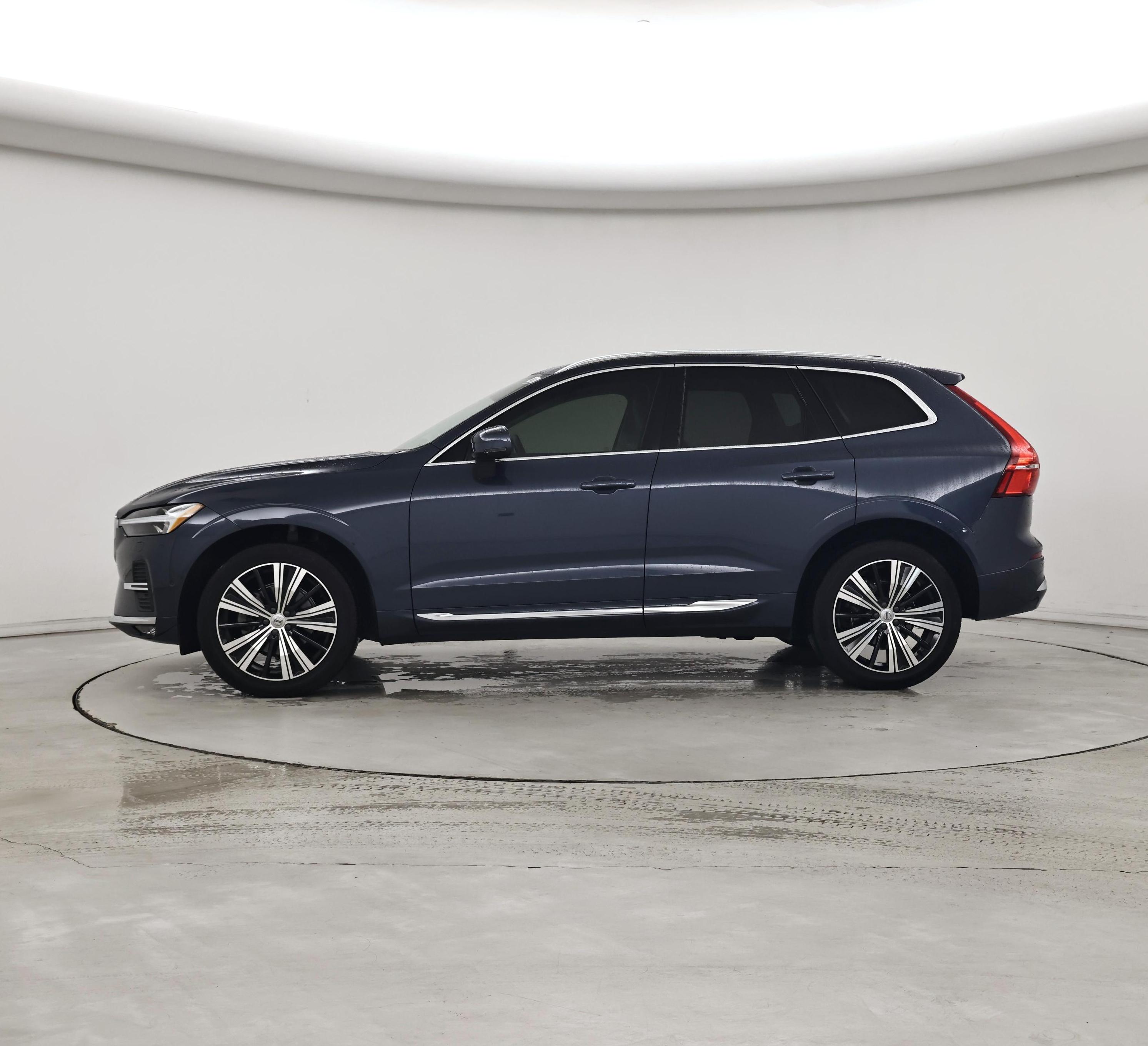 Thumbnail: 2022 Volvo XC60 - 3