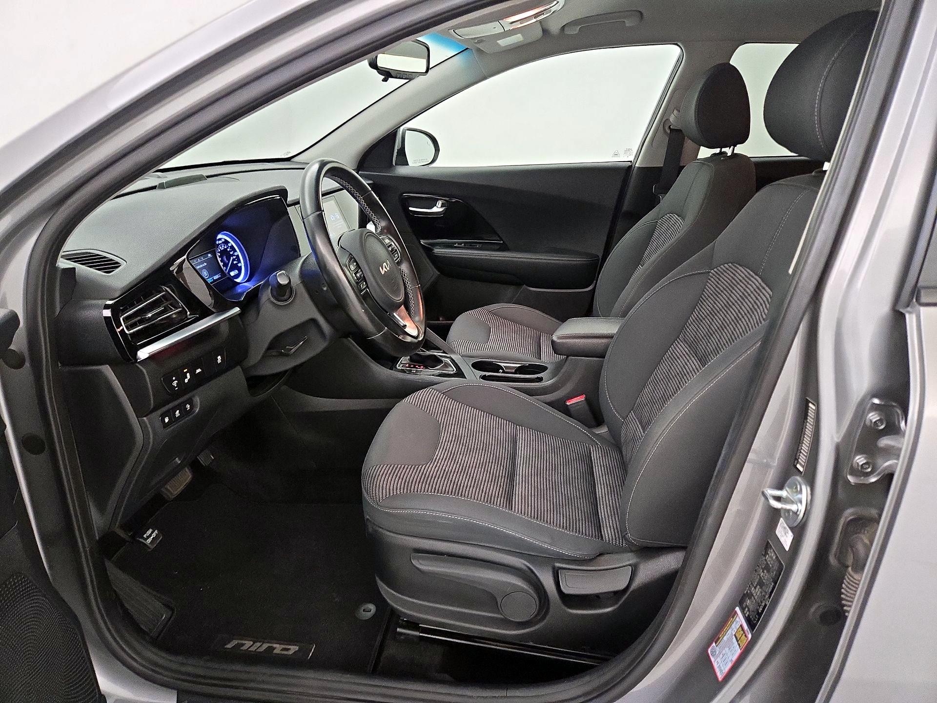 Thumbnail: 2022 Kia Niro - 11