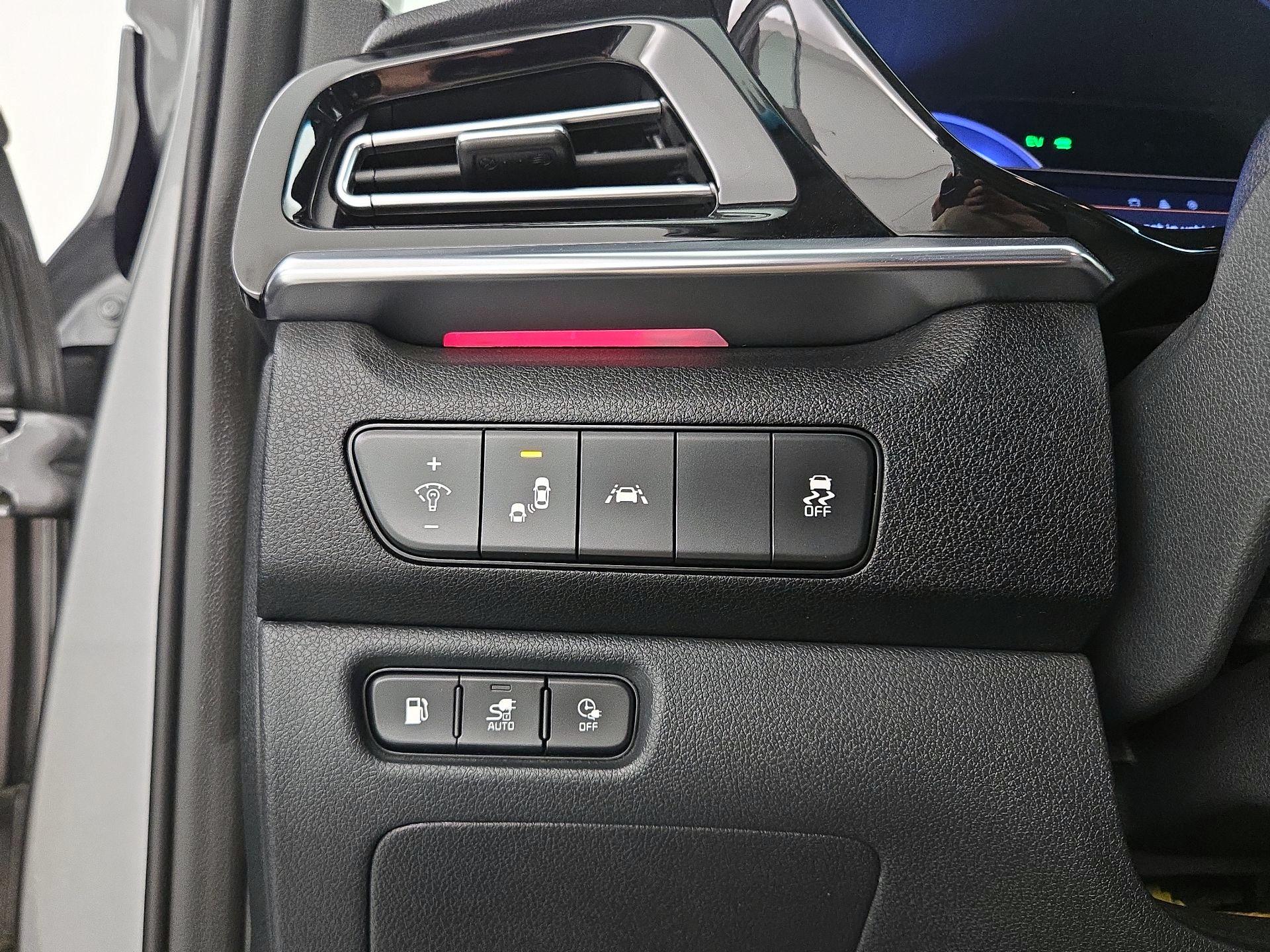 Thumbnail: 2022 Kia Niro - 13