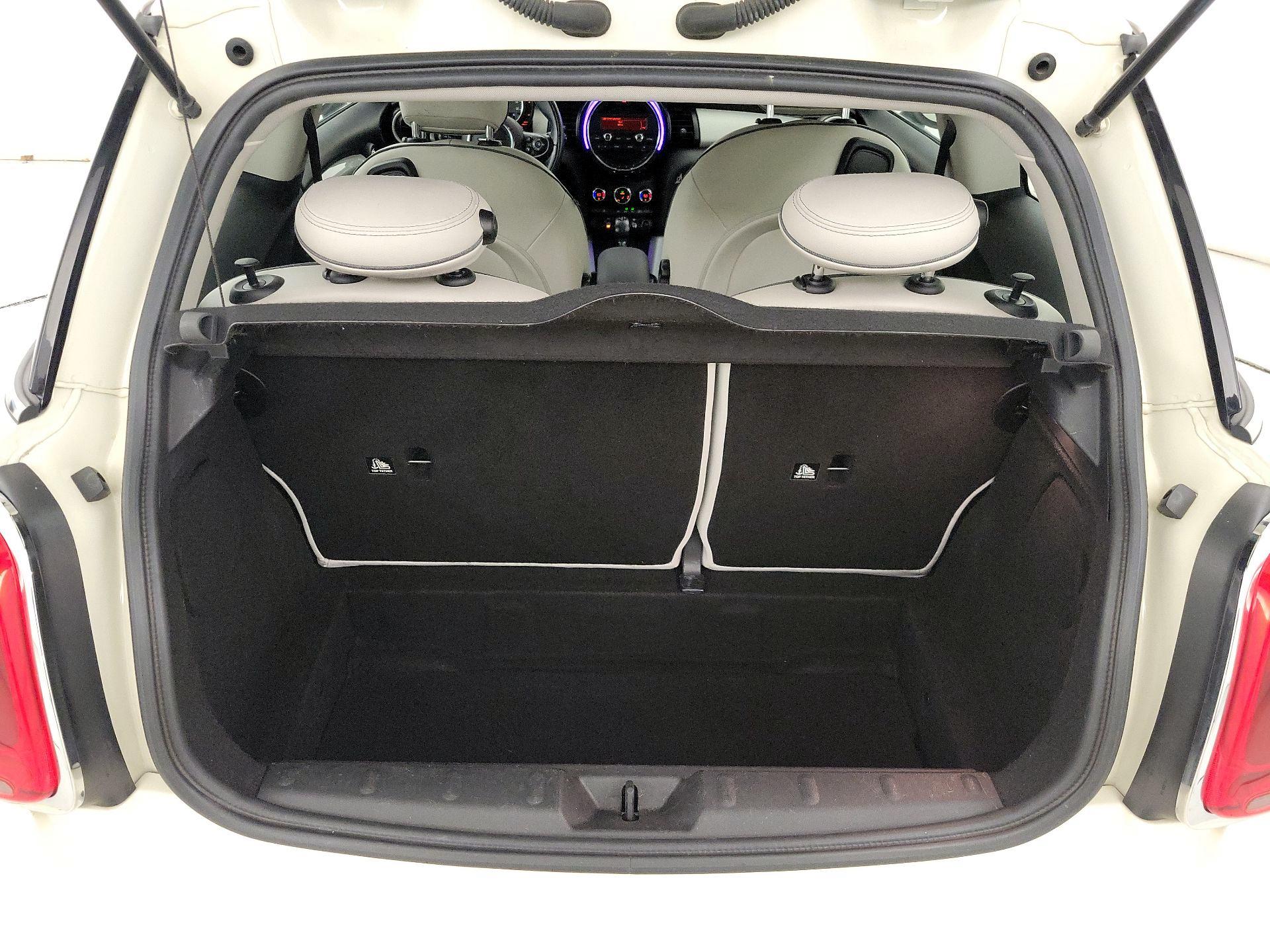 Thumbnail: 2015 MINI Cooper Hardtop - 17