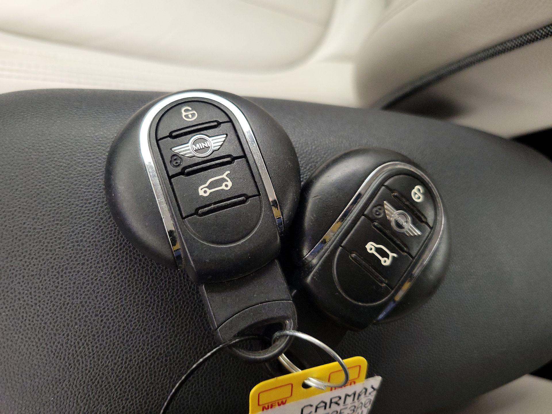 Thumbnail: 2015 MINI Cooper Hardtop - 19