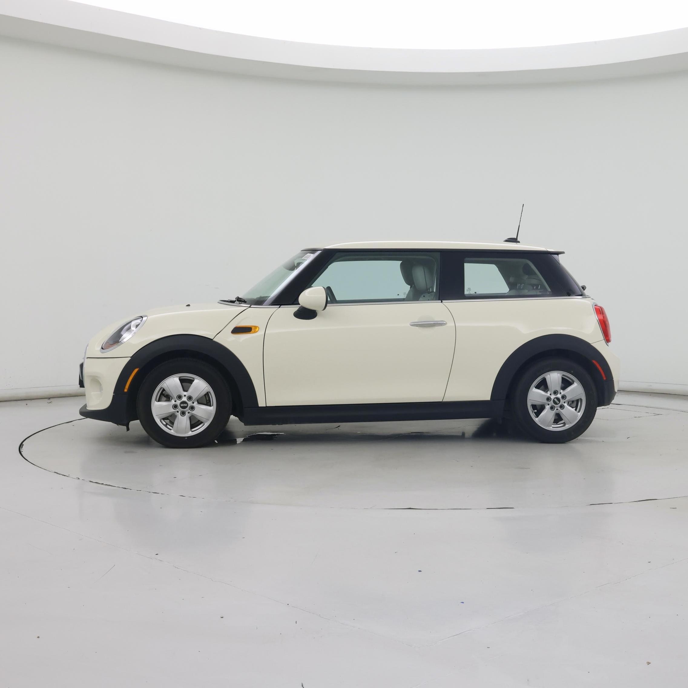 Thumbnail: 2015 MINI Cooper Hardtop - 3