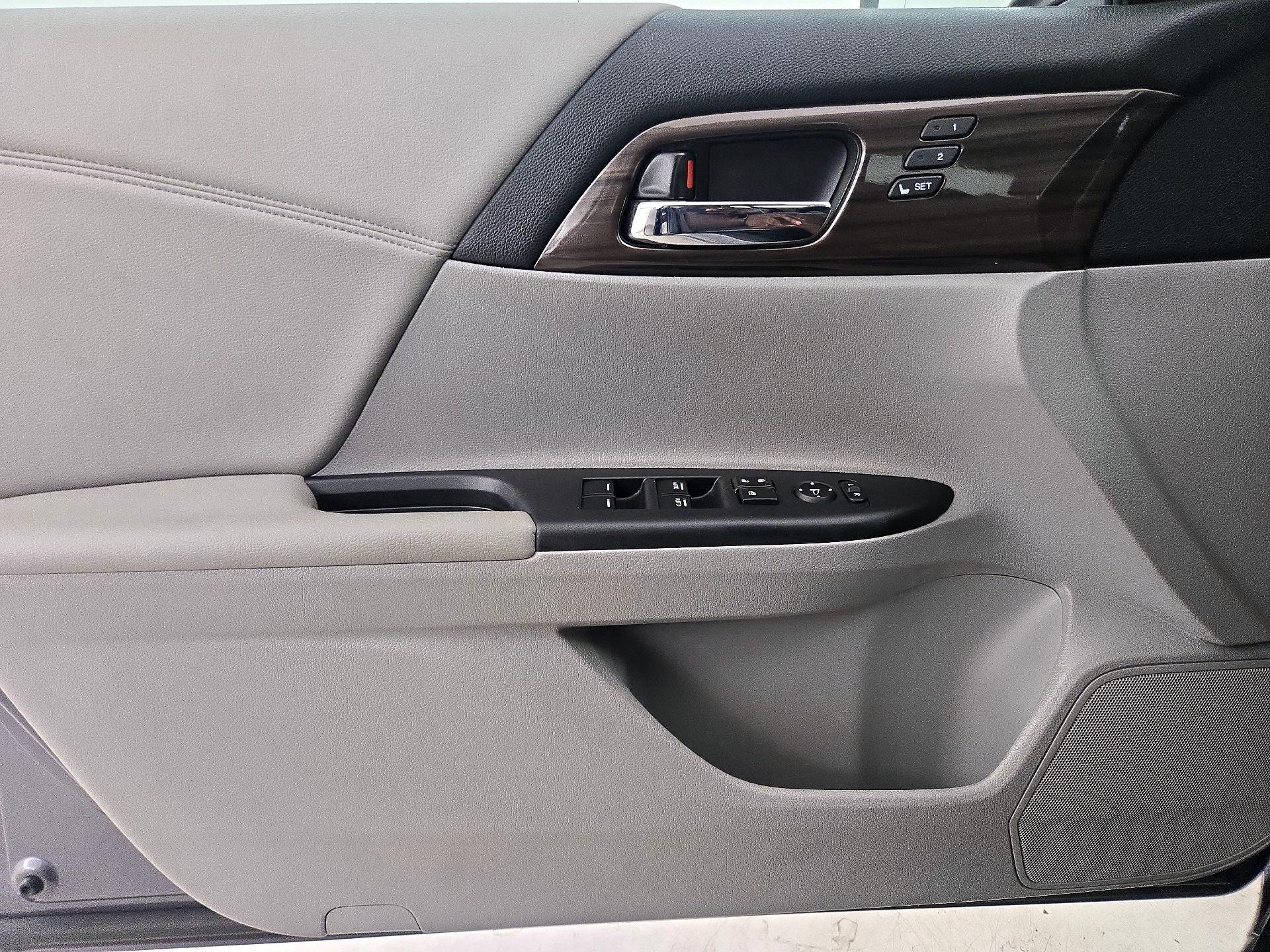Thumbnail: 2016 Honda Accord - 12