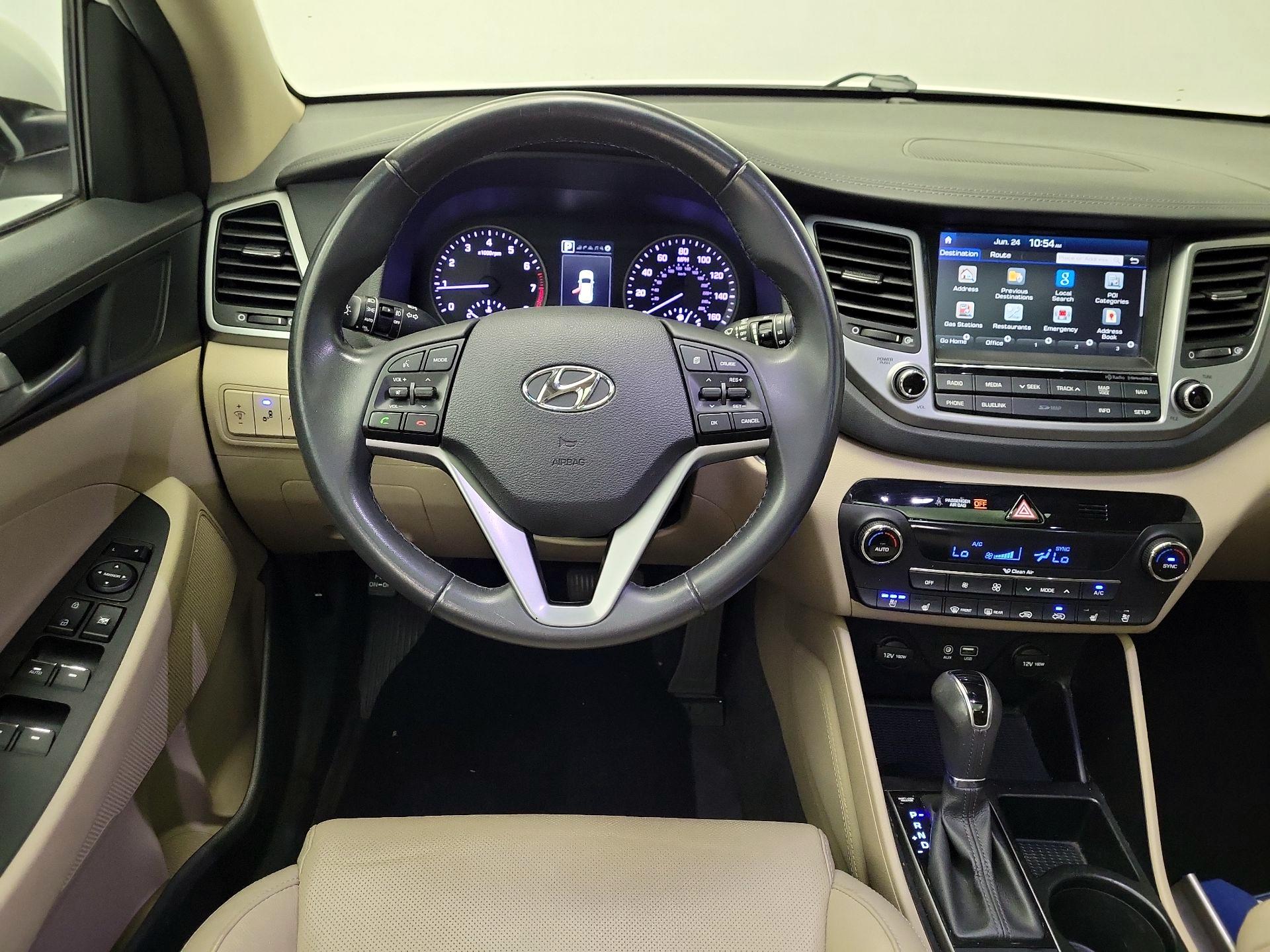 Thumbnail: 2016 Hyundai Tucson - 10