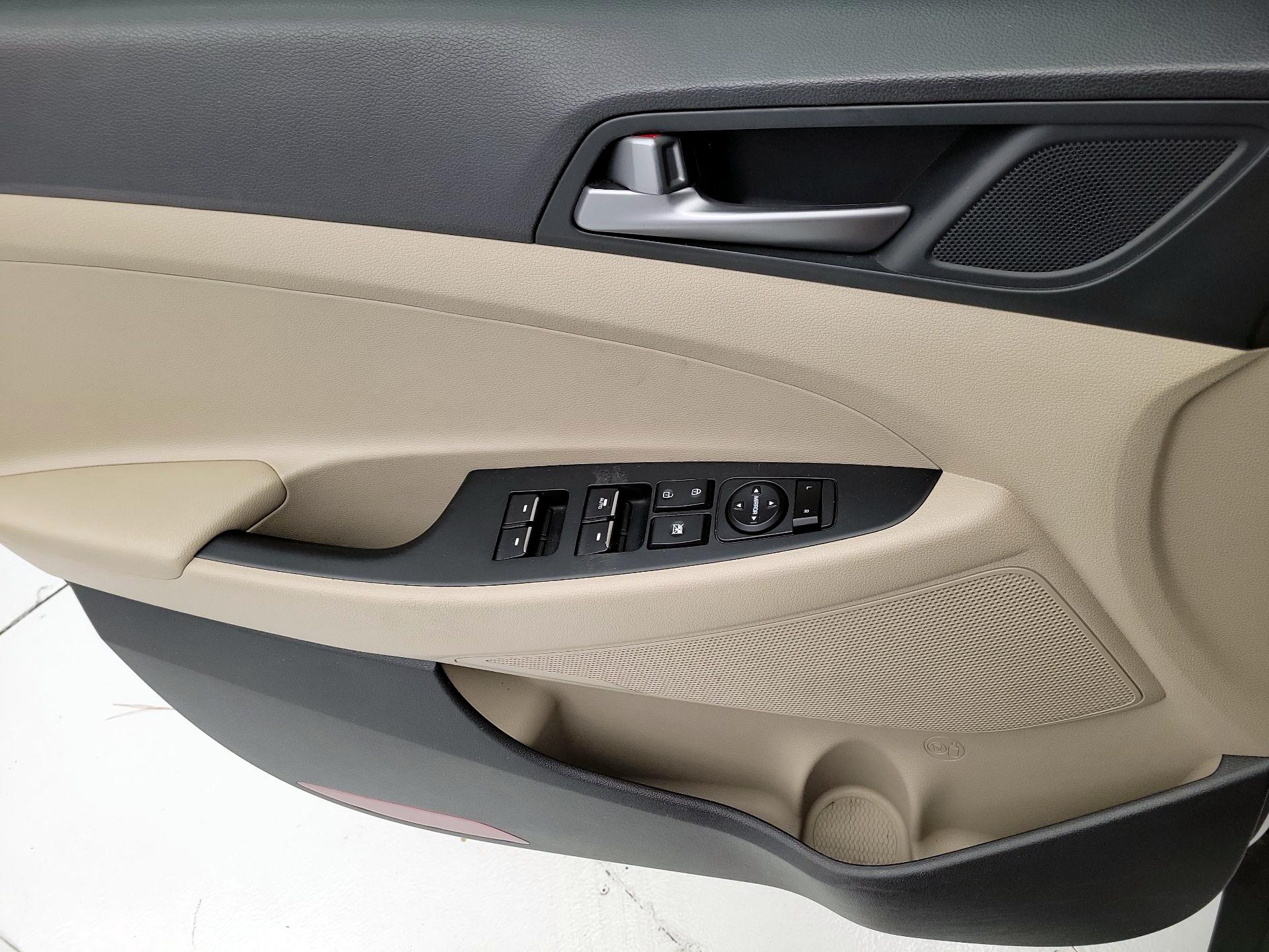 Thumbnail: 2016 Hyundai Tucson - 12