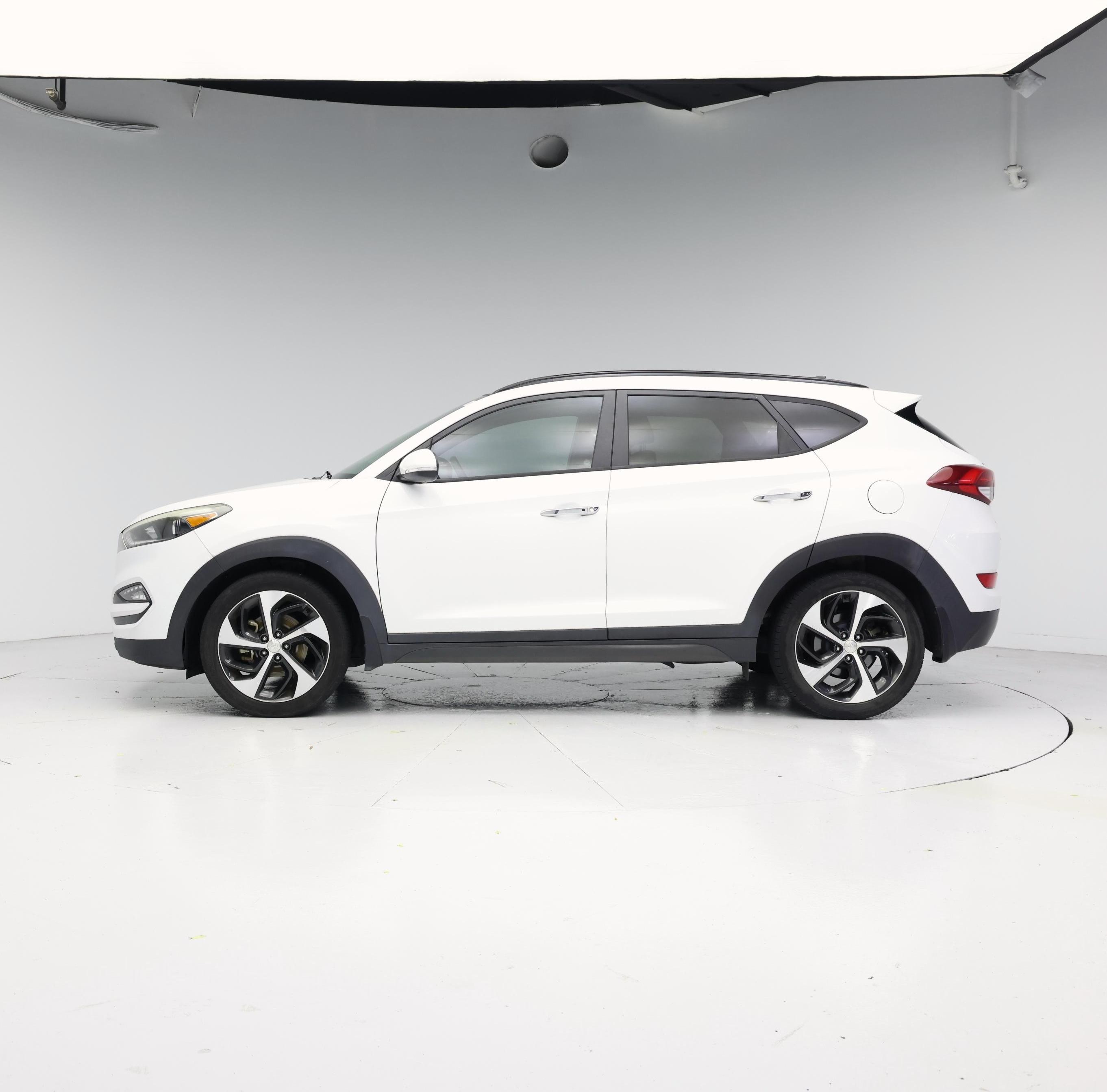 Thumbnail: 2016 Hyundai Tucson - 3