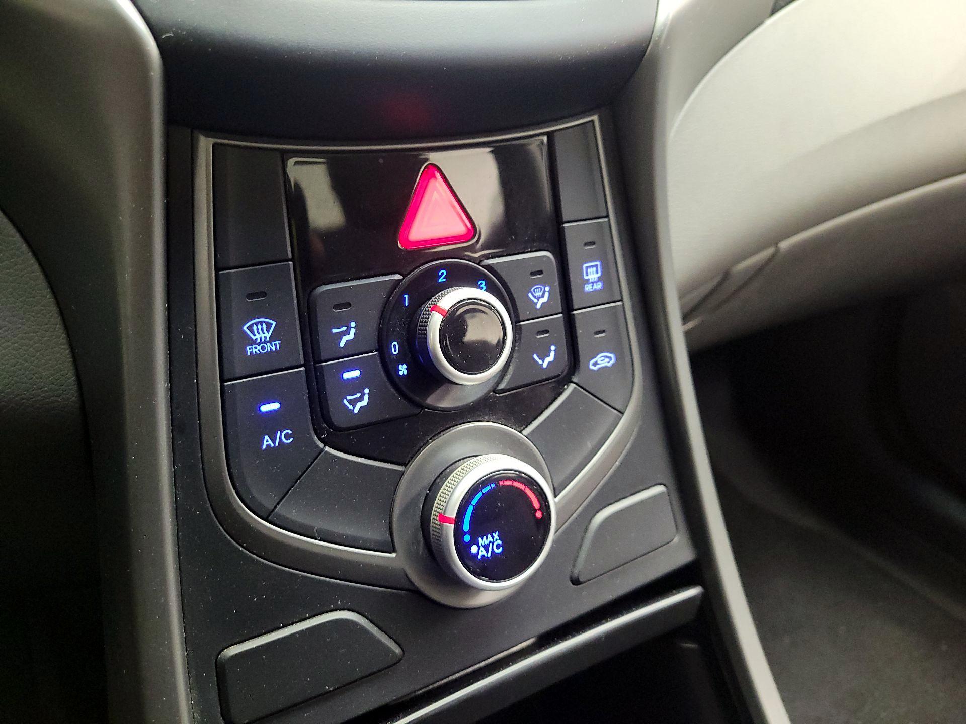 Thumbnail: 2016 Hyundai Elantra - 15