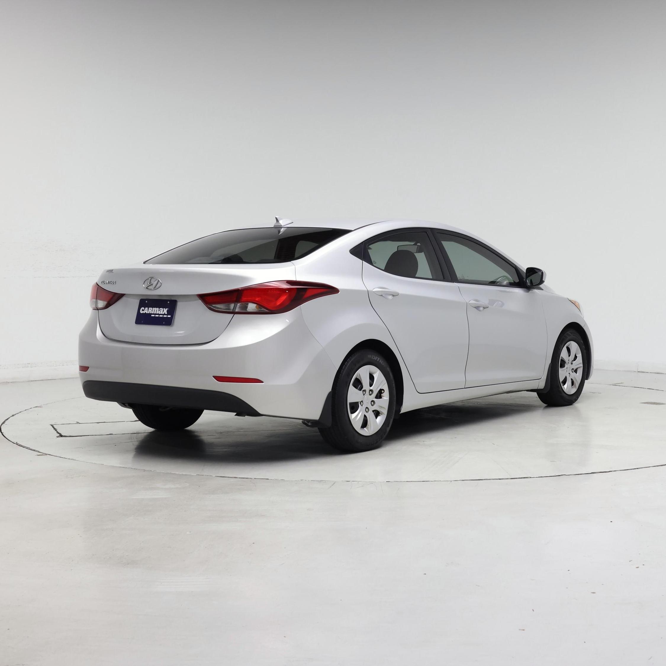 Thumbnail: 2016 Hyundai Elantra - 8