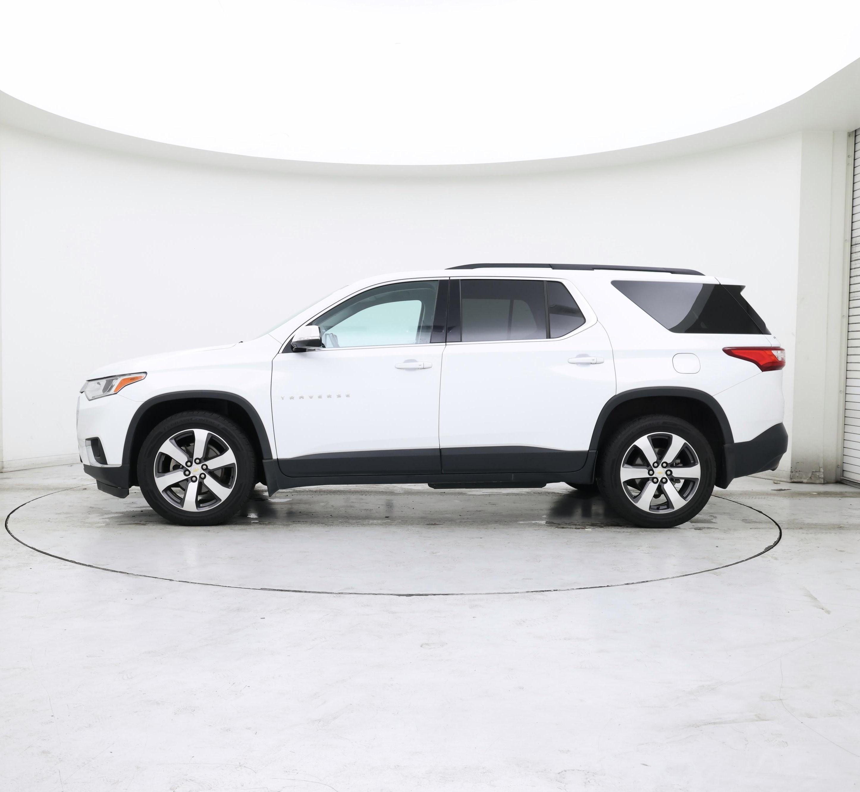 Thumbnail: 2019 Chevrolet Traverse - 3