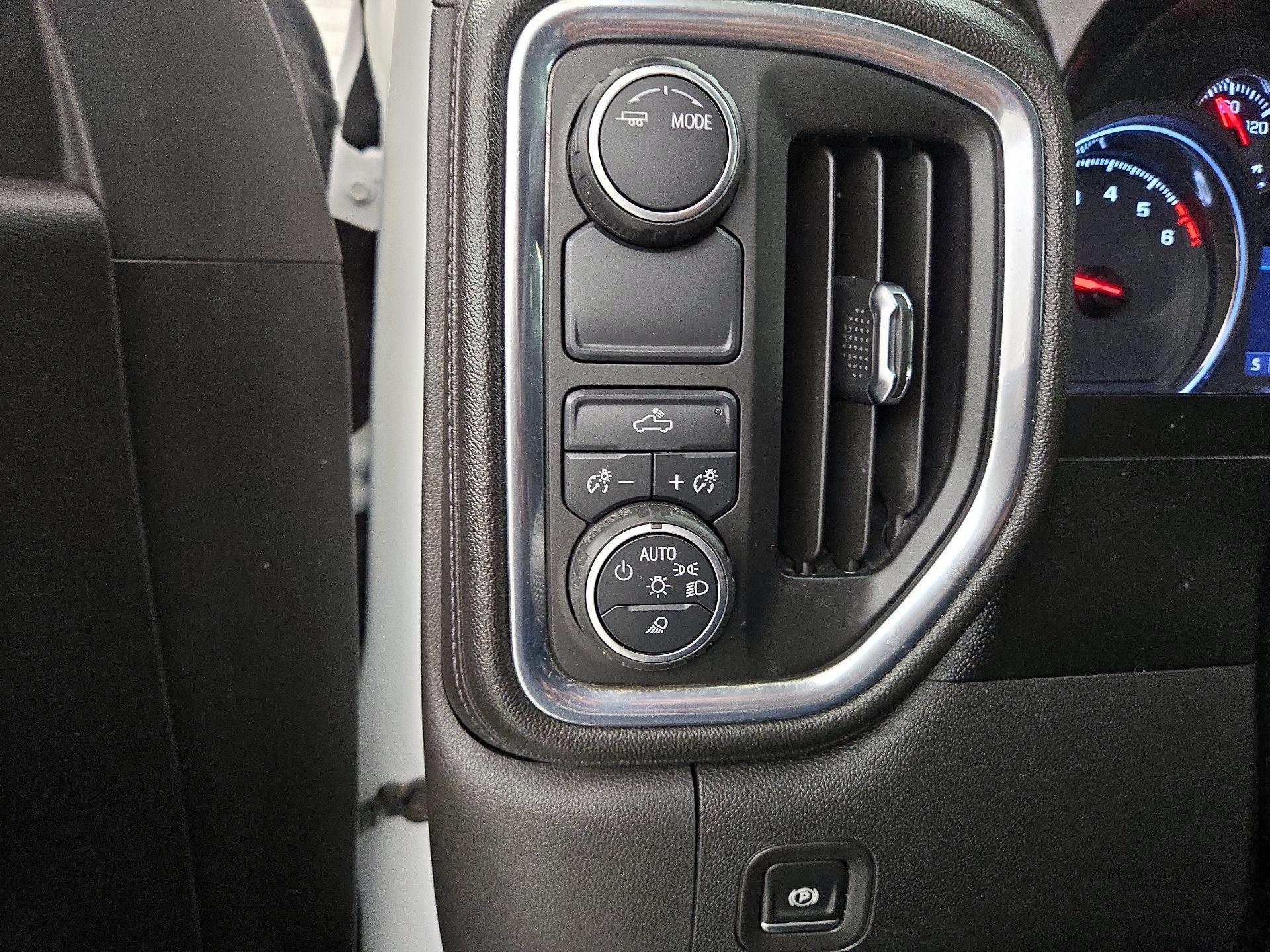 Thumbnail: 2020 Chevrolet Silverado 1500 - 13