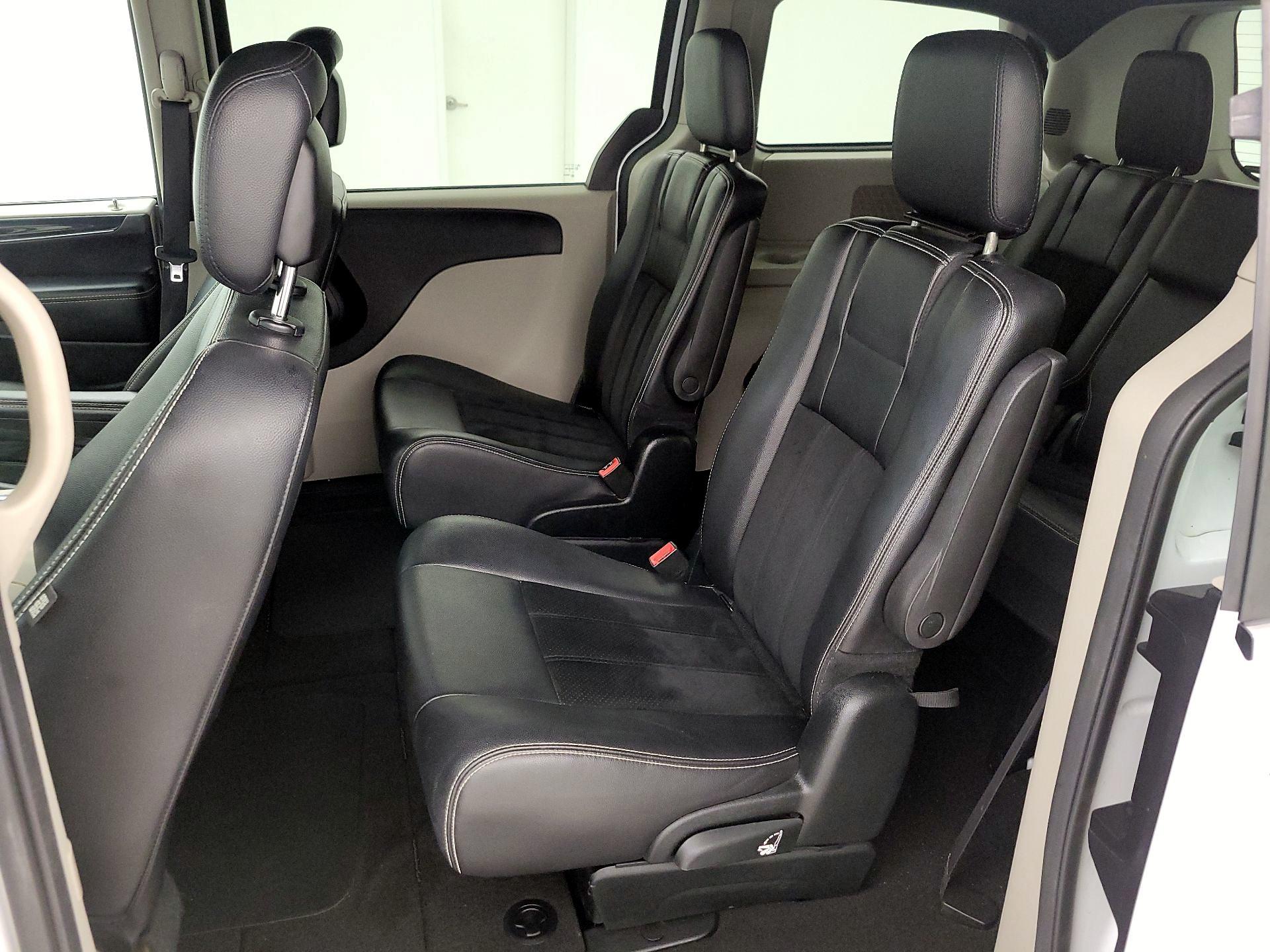 Thumbnail: 2018 Dodge Grand Caravan - 19