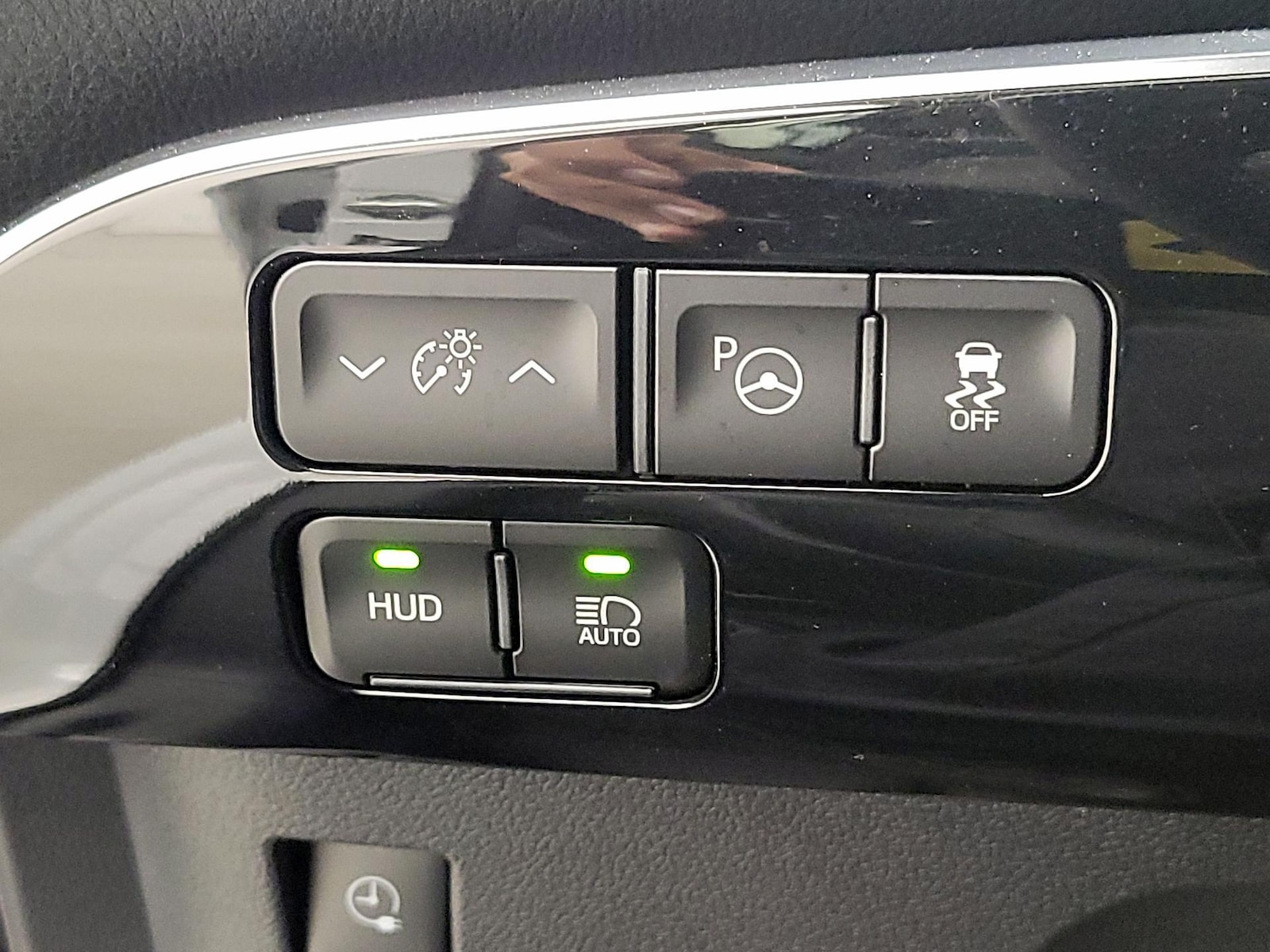 2022 Toyota Prius Prime Limited - Photo 14