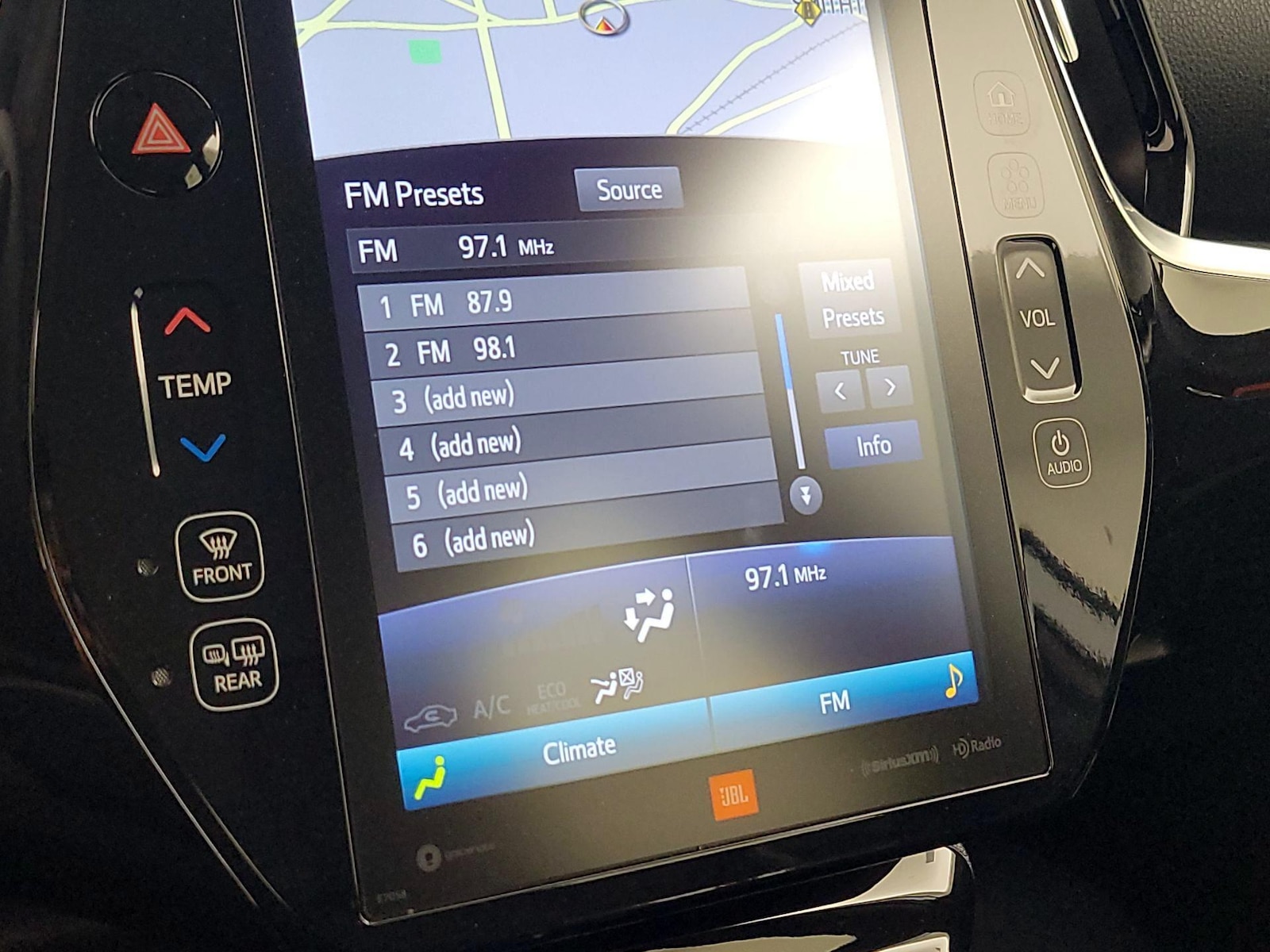 2022 Toyota Prius Prime Limited - Photo 17