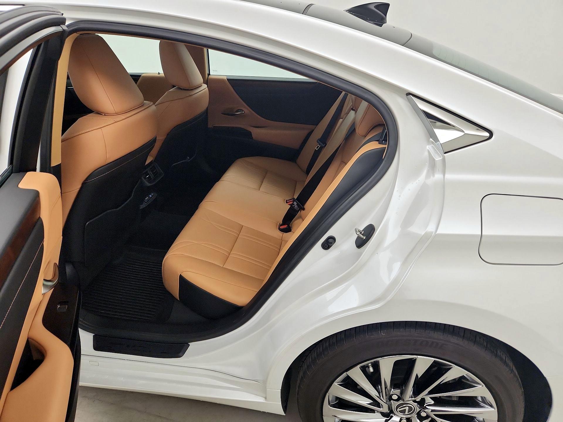 Thumbnail: 2024 Lexus ES - 20