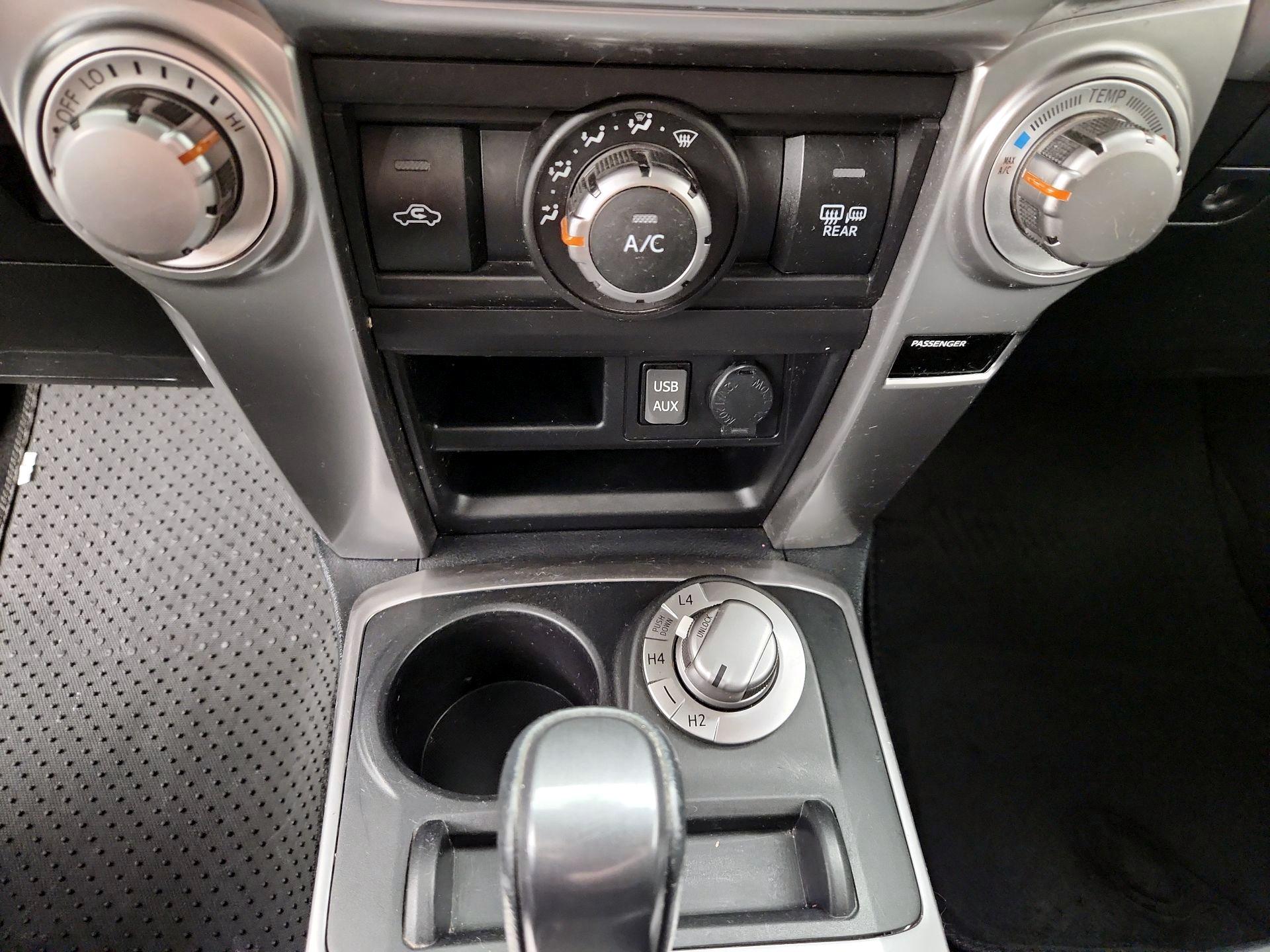 Thumbnail: 2019 Toyota 4Runner - 17