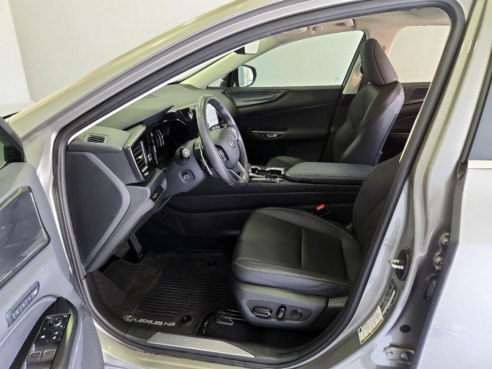 2023 Lexus NX 350 - Photo 12