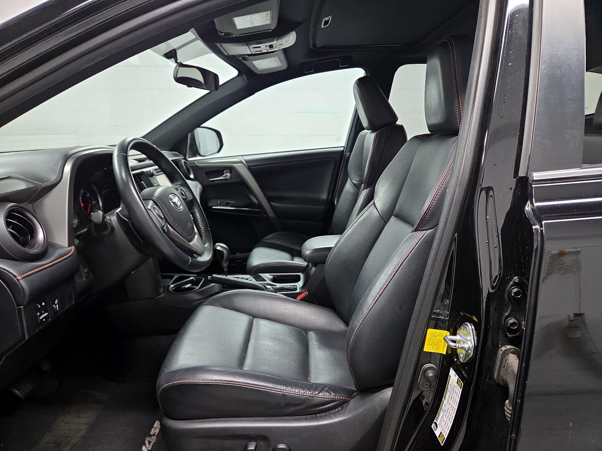 Thumbnail: 2016 Toyota RAV4 - 11