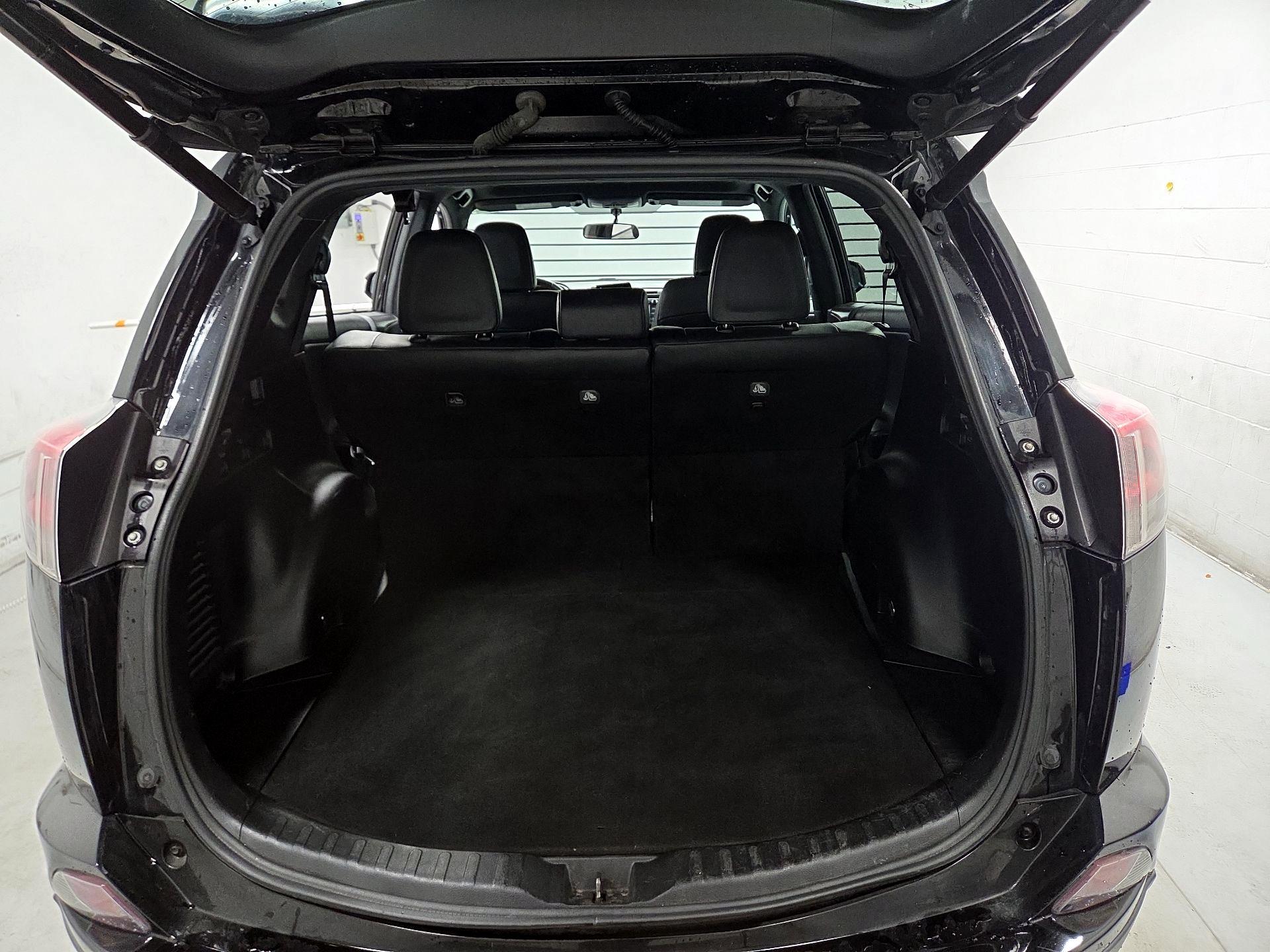 Thumbnail: 2016 Toyota RAV4 - 18