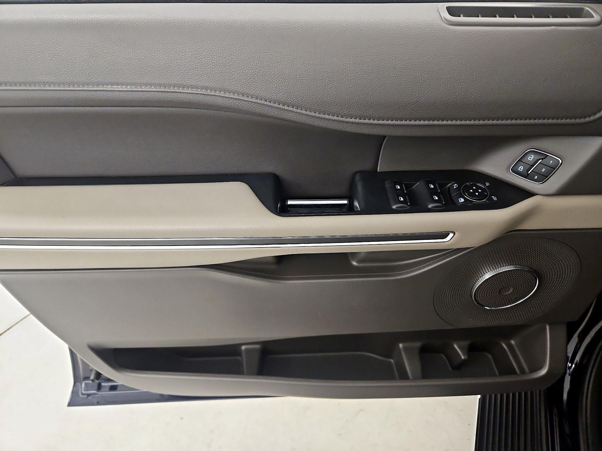 Thumbnail: 2021 Ford Expedition - 12