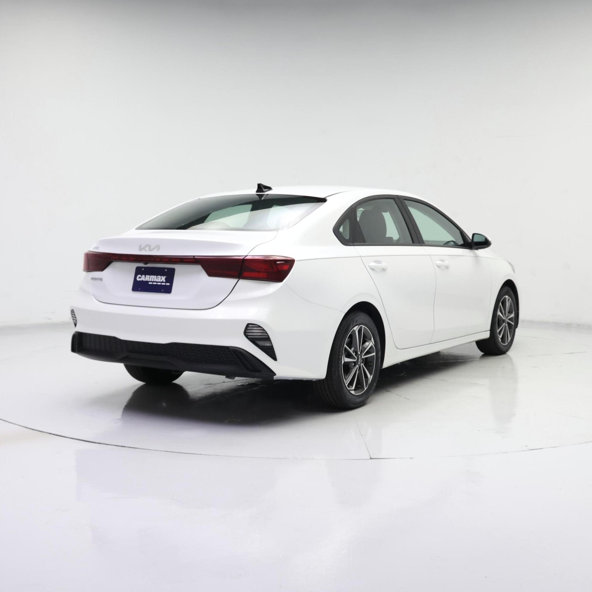 Thumbnail: 2023 Kia Forte - 8