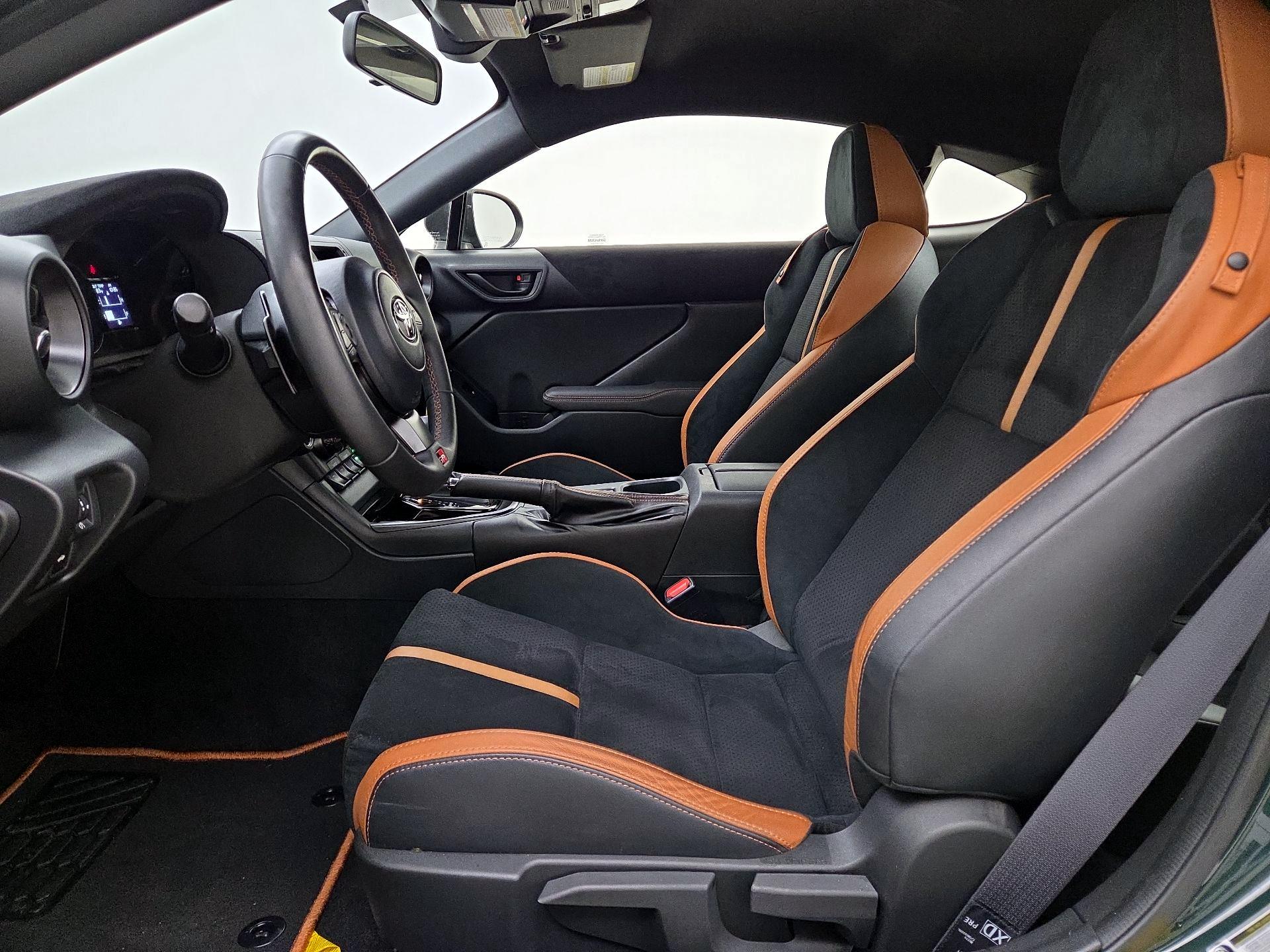 Thumbnail: 2025 Toyota GR86 - 11