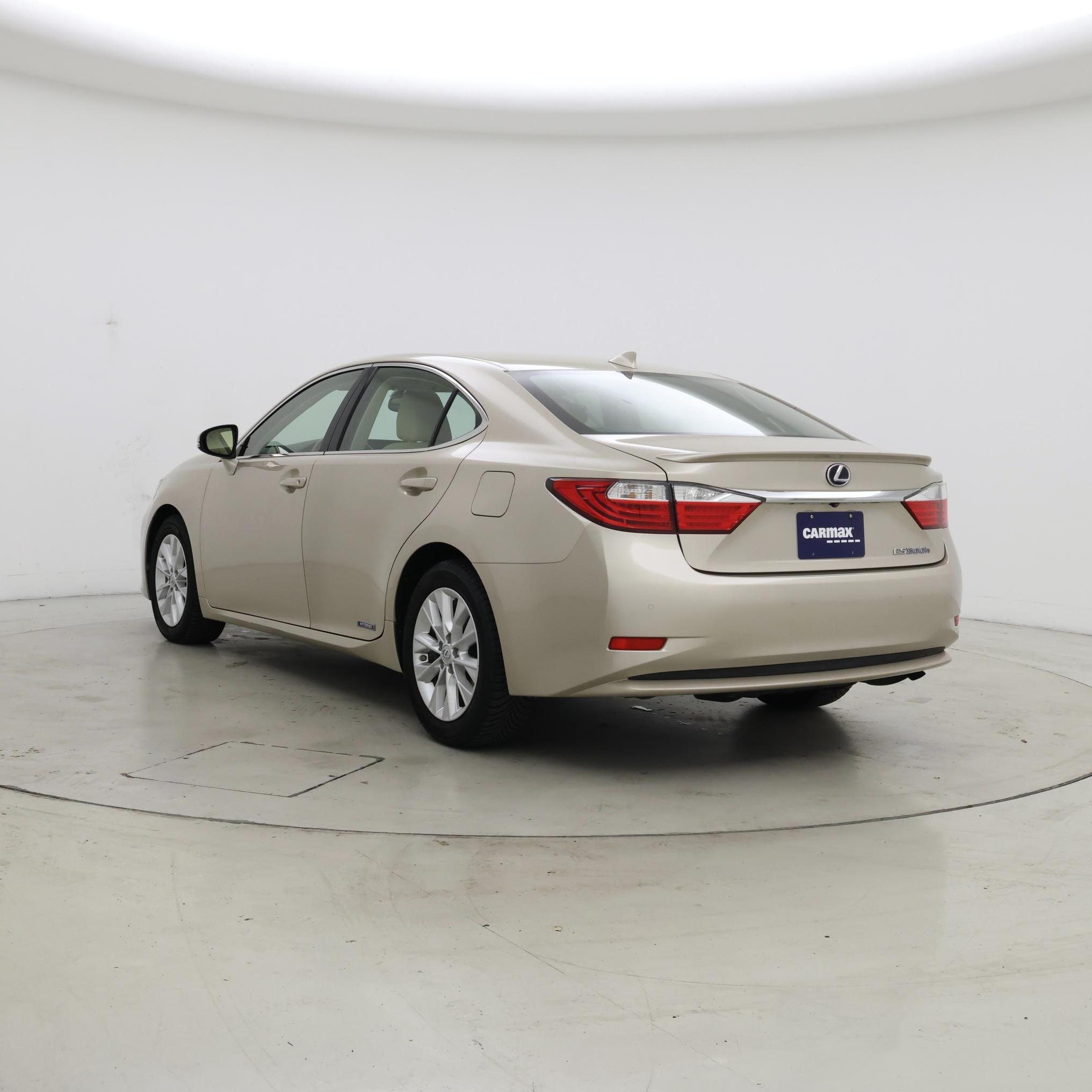 Thumbnail: 2015 Lexus ES - 2