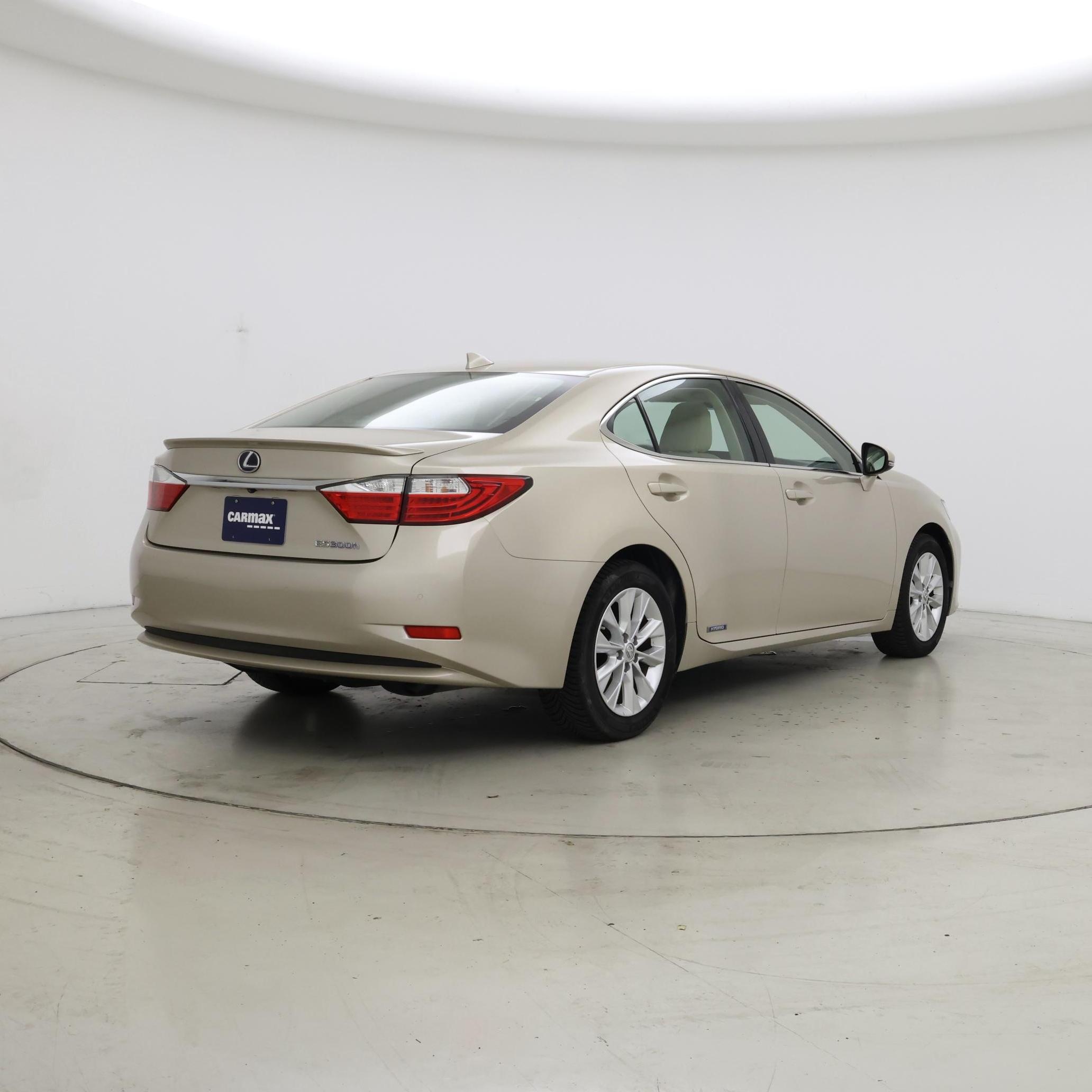 Thumbnail: 2015 Lexus ES - 8
