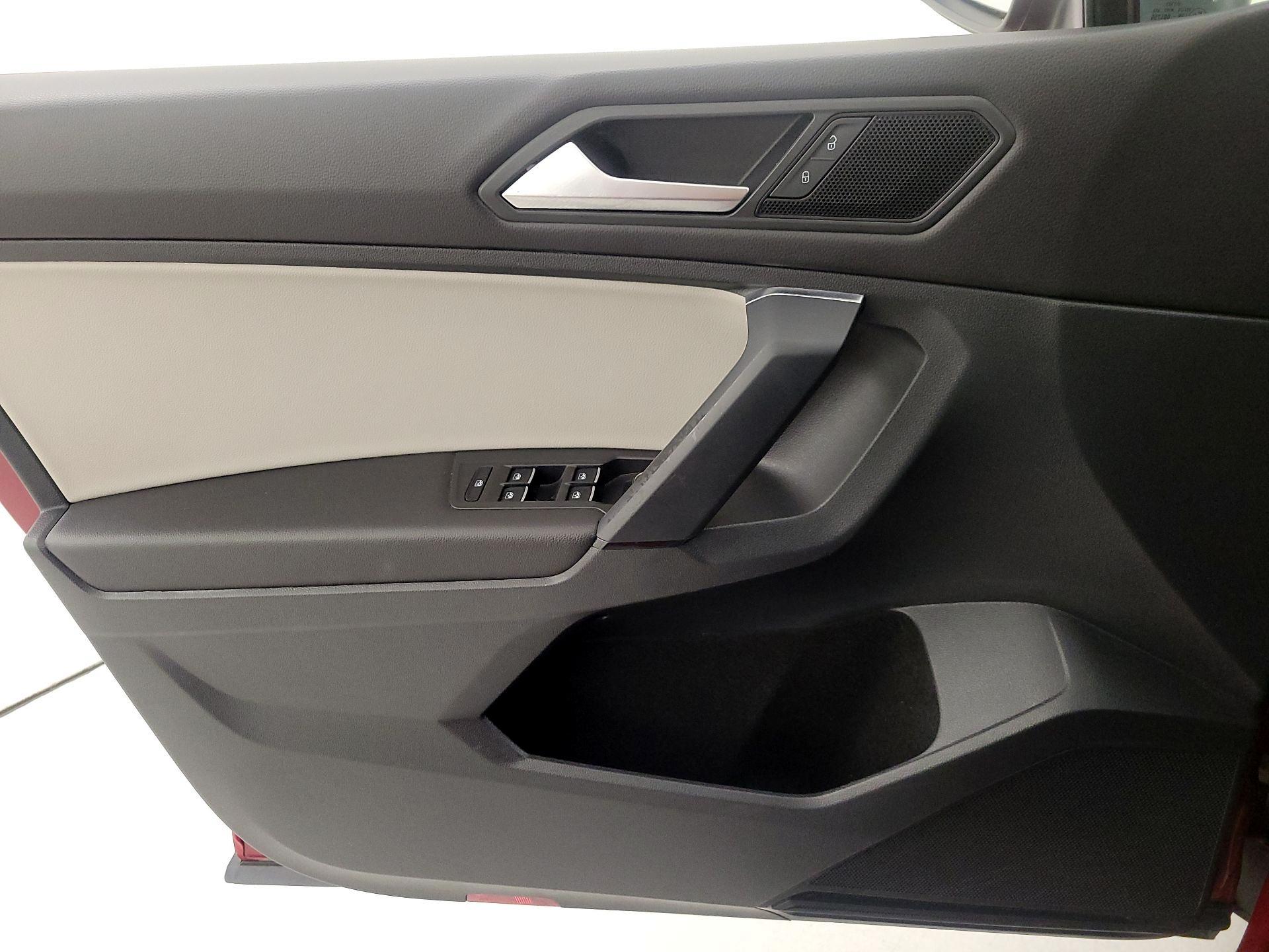Thumbnail: 2019 Volkswagen Tiguan - 12